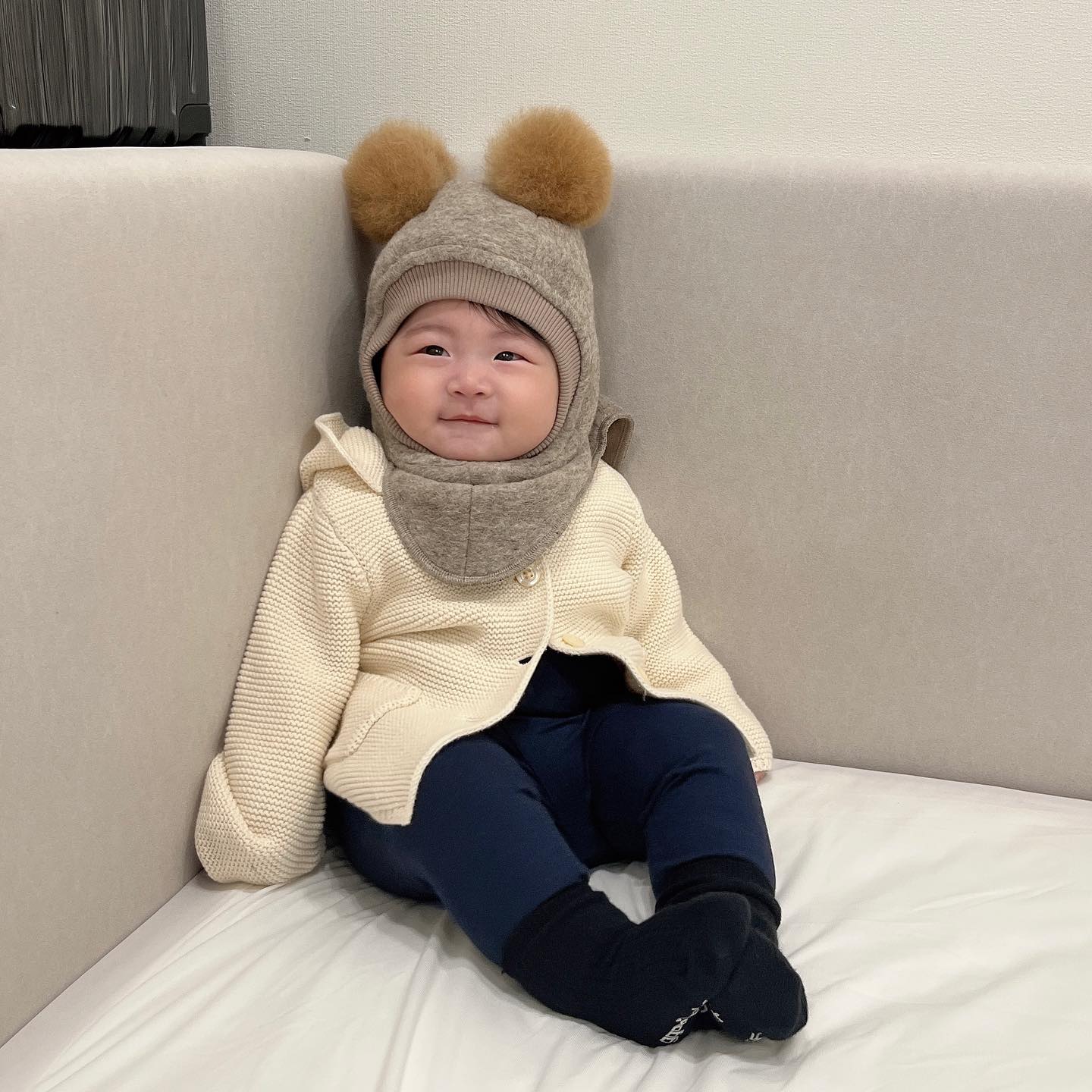 아가의 첫 겨울, 준비 완료☃ ️

아가가 태어나고 맞이하는 첫 겨울,  뜨거웠던 여름부터 이 계절을 기대하구 있었다구요 !
마침 이벤트에 당첨되어 귀여운 선물을 받게 되어 올려봅니다 ✨✨

덴마크 베이비•주니어•키즈 쇼핑몰 룩수스베이비에서 보내주신 감사한 선물이에요🧶🧶
룩수스베이비의 후틀리훗 바라클라바, 사이트에 들어가시면 다양한 디자인을 만날수 있어요 !
그 외에도 직구하고 싶은 아이템들이 잔뜩 있으니, 둘러보세요 👀❤️
luksusbaby_kr