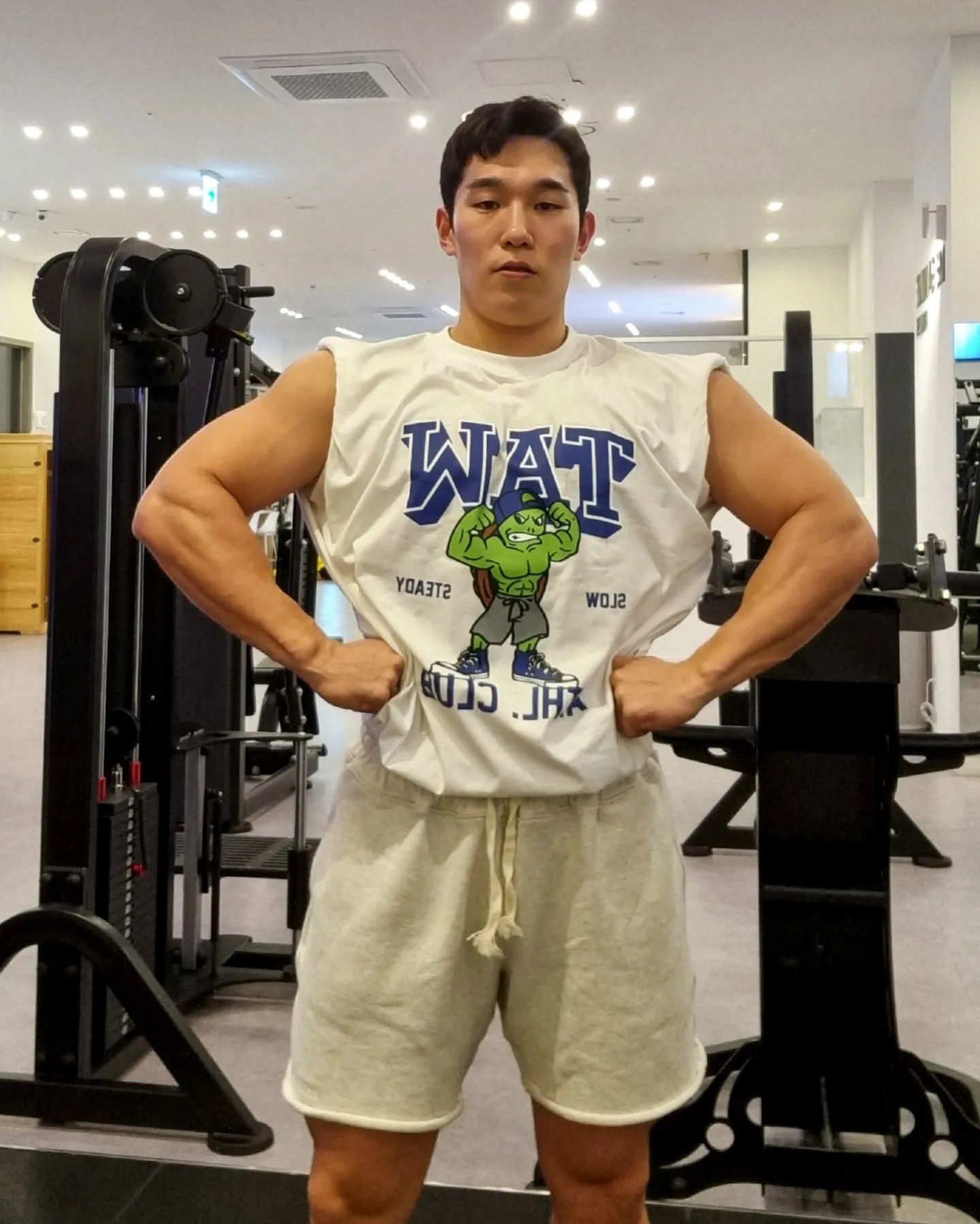 🎖️퉁퉁이 준시나 신년 근황

연말 즐겁게 보내고 신년 득근 준비중이예요.
벌크업을 생각했지만 살크업 되는건 기분탓인가
 
내일은 촌놈들과 파트너운동 하려고요.
강남 추천 헬스장 있을까요??

3덩어리 만나면 새해 인사해요ㅎㅎ
0ldschool_jung 
physique_sik
