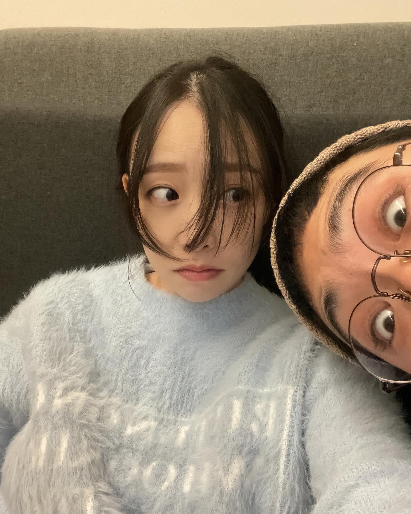 내가 살다살다 
쇼핑몰 수유실을 이용해보는 날이 오다니
수유실 좋넹? 왜 또 신나는뎅? 
나우주띠는 또 왜 귀요운뎅?
참나참나 기분좋넹?🤪
머리카락은 홀라당 빠져가지구 헤헤

#육아맘 #둥디부부 #의왕롯데아울렛 
#의왕타임빌라스 #수유실 #데이트 #신혼부부
#미리크리스마스 #쇼핑센터 #의왕데이트