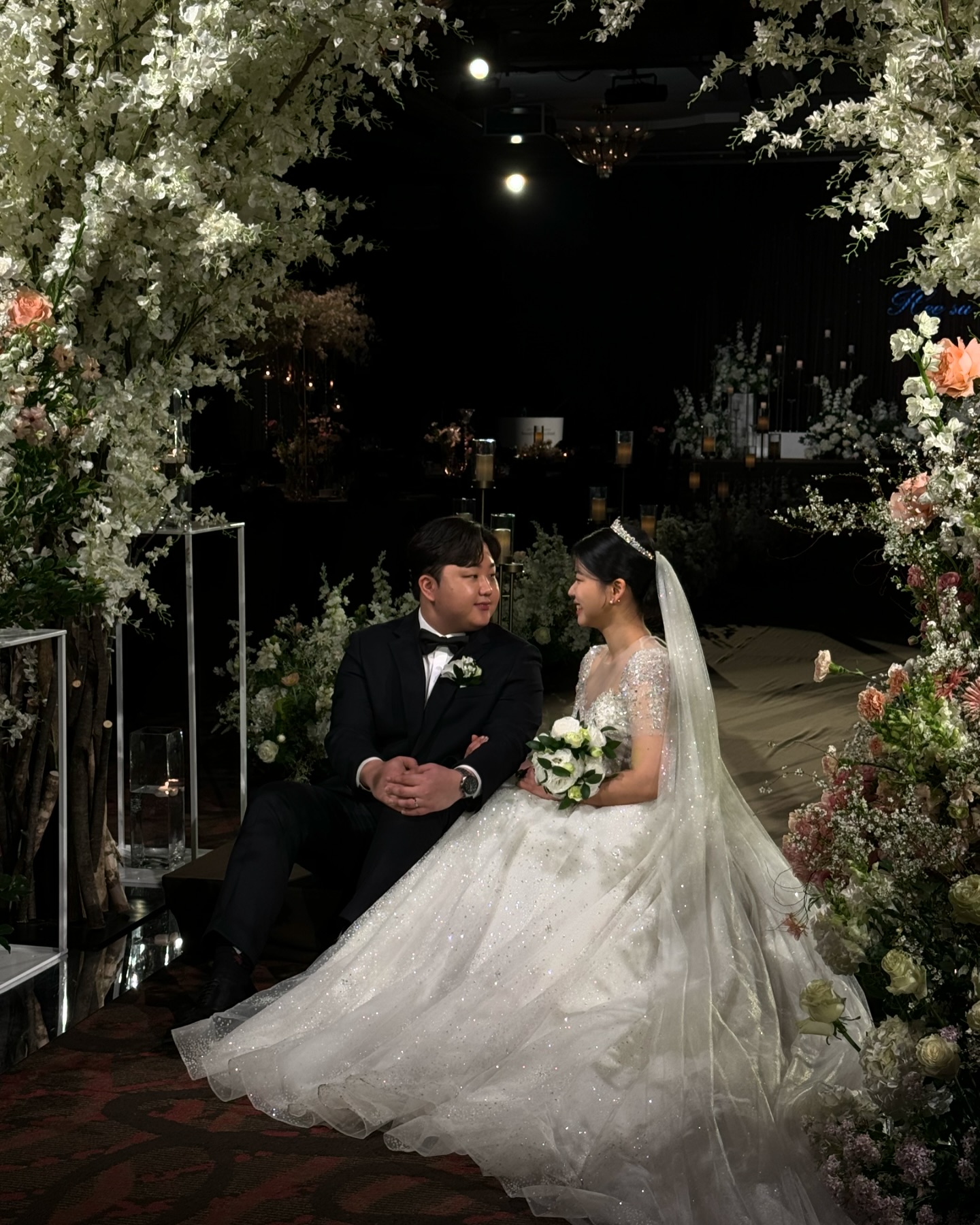 24년 3월 23일 끝 ! 💍🩵💙
파랑색으로 시작해 파랑색으로 끝난 우리의 결혼식 💙
행복하게 살자 뿌엥남 ~ (ㅋㅋ)