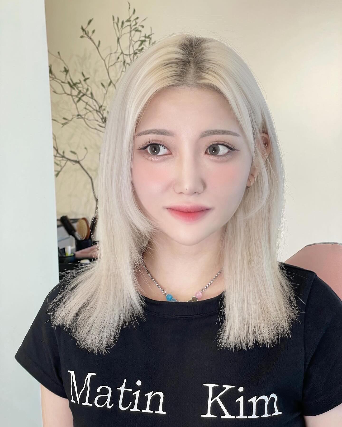makeup_km__ 
기분 전환 #makeup 받은 날💕✨
이쁘게 해주셔서 감사합니다💄🤍
.
.
.
#데일리메이크업 #데일ㄹ #메이크업 #일상그램 #dailymakeup