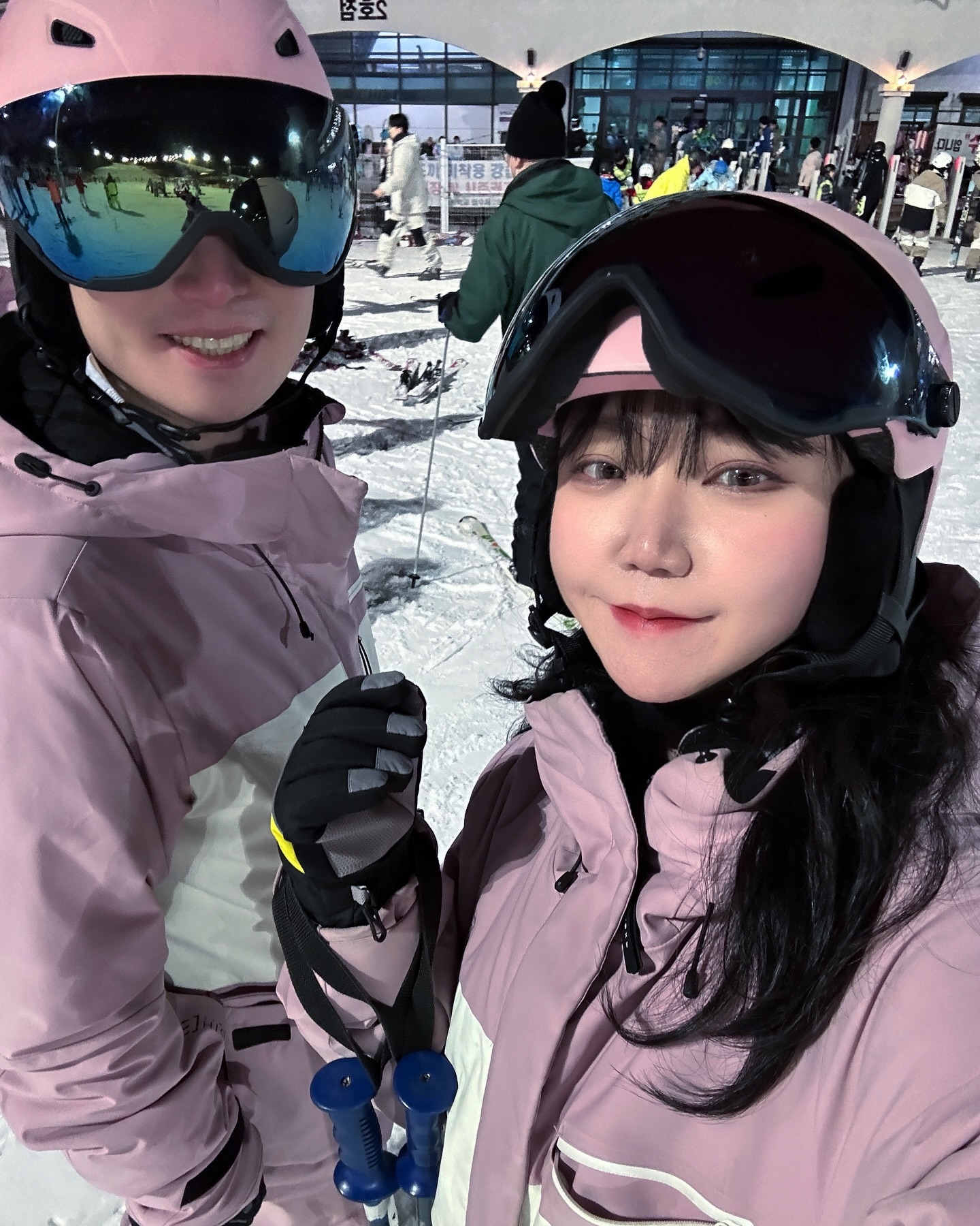 줄서는데 반나절 스키타는데 1분 많이는 못탓지만 넘 재밌었어💕내년에 또 가자구요🤭😆😋