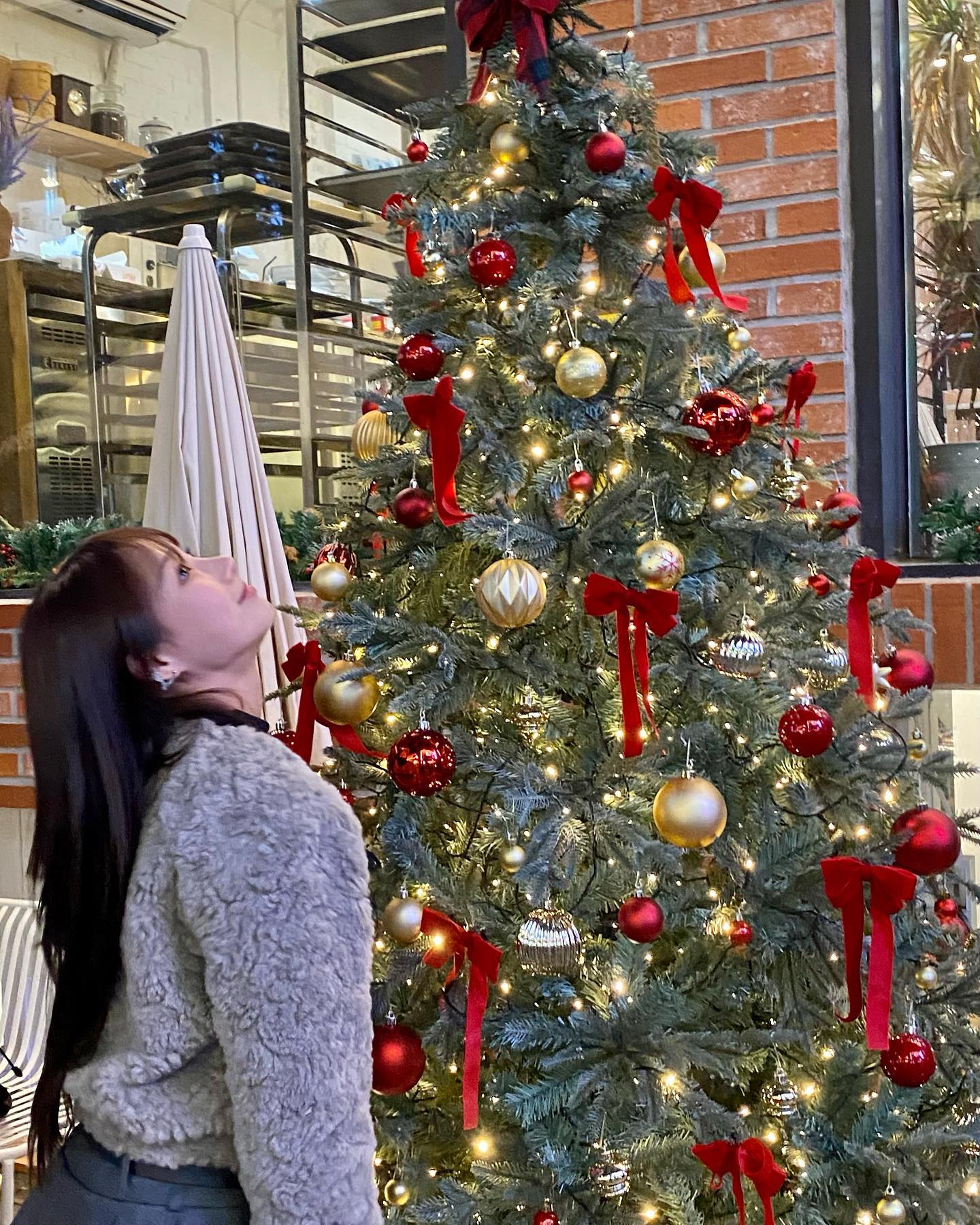 가방이없어서 틴트가 없어서 입술 색이 사라져서.... 그냥 초췌합니다🤓 아! 저는 애니메이션 좋아하는 오타쿠!🫣