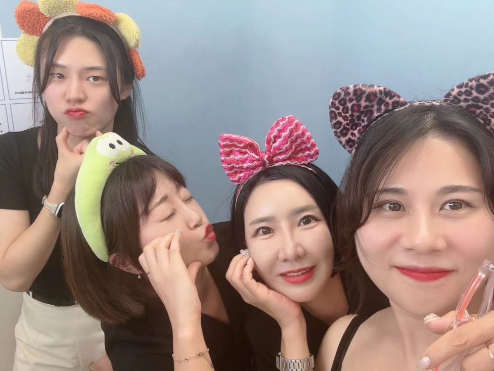 우리도 네컷찍음ㅎㅎ
이자카야춘 얼마나 맛있길래 어?
(깜장색 통했다구)