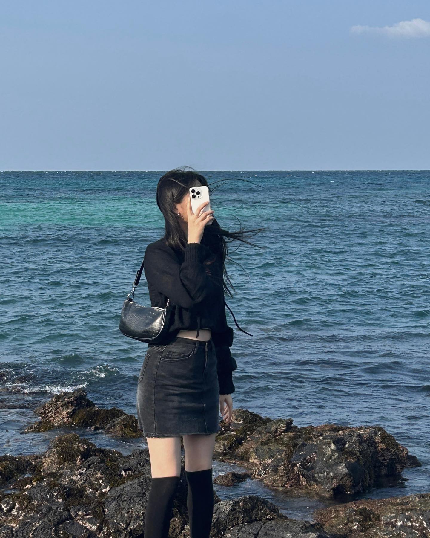곳곳 마다 색이 다른 제주 바다 
또 가고싶다 중독인듯

#제주도 #여행 #동쪽 #월정리 #바다