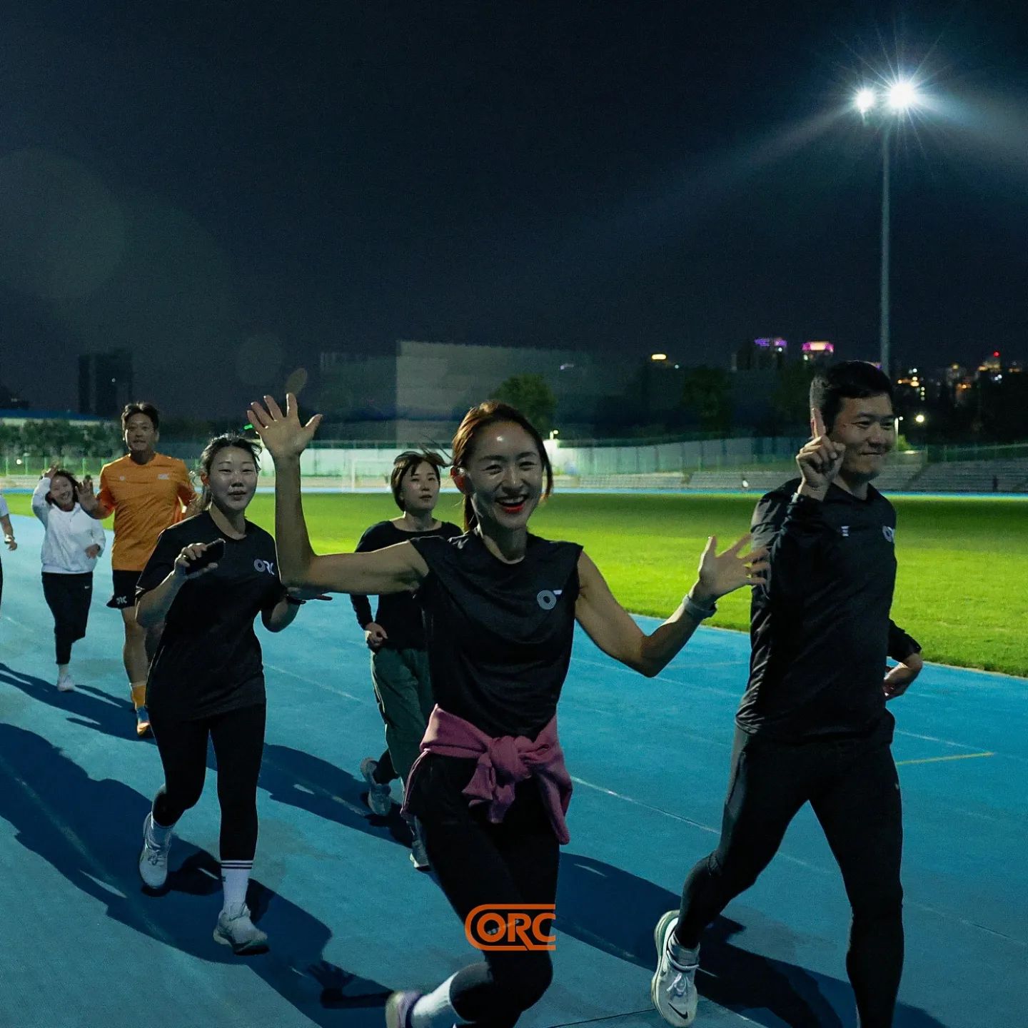 금요일은 ORC 정기런 가는 날🍊

계속 발목통증이 있어서
고민했지만
역시 갔다오길 잘했어요~

맘껏 웃고 
즐겁게 달리고 왔네요🧡

기분좋은 가을 밤
햅삐했던 만남들

우리 또 다음 정기런때
만나요~~

🍊Leader
yeonsu1331
🍊Session Leading
yeonsu1331
🍊Staff
yeonsu1331
kdkiv
jjoon_hehe
Special Thanks to
S Group pacer
wait_kim88
A Group pacer
skjung6741
B Group pacer
mjeeeeeeeee
C Group pacer
ki_hyun.92
D Group pacer
yeonsu1331
O Group pacer
jinajwm

Photo by kdkiv
onerunningcrew
#onerunningcrew