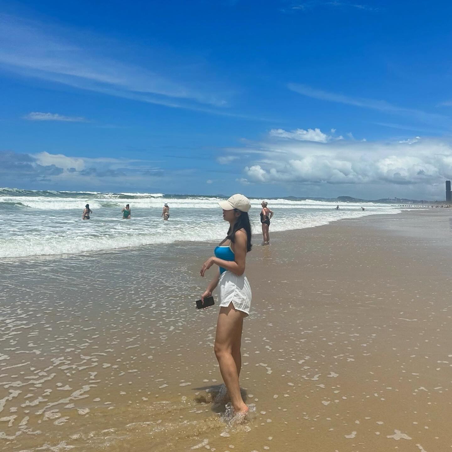맑은 날이 너무 소중했던 #여행 
나는 여름나라가 너무 좋다 
그래서 내 영어 이름은 summer ☀️
뜨거운 것이 좋고 물놀이 사랑해 
-
미움받을 용기가 없는 나 
누군가의 말에 아무렇지 않은 척 
남들 말에 상처받지 않는 척 
사실은 척척박사다 
(쩝쩝박사기도 함)
-
부정둥이가 아닌 긍정둥이로 살기 어렵다. 
긍정둥이 사라지기 일보직전 
나는 바다를 좋아하며 자연을 좋아하고 사람을 좋아한다. 
앞으로도 변함 없을 듯 
자유로운 갈매기 끼룩 
강아지 고양이 좋아 
좋아요병에서 싫어요병에 걸린 나 
루머의 루머의 루머 

-
#여행스타그램 #바다여행 #travelphotography 
#healthylifestyle #ilovetravel #ilovemyjob #likeme 
#swimwear