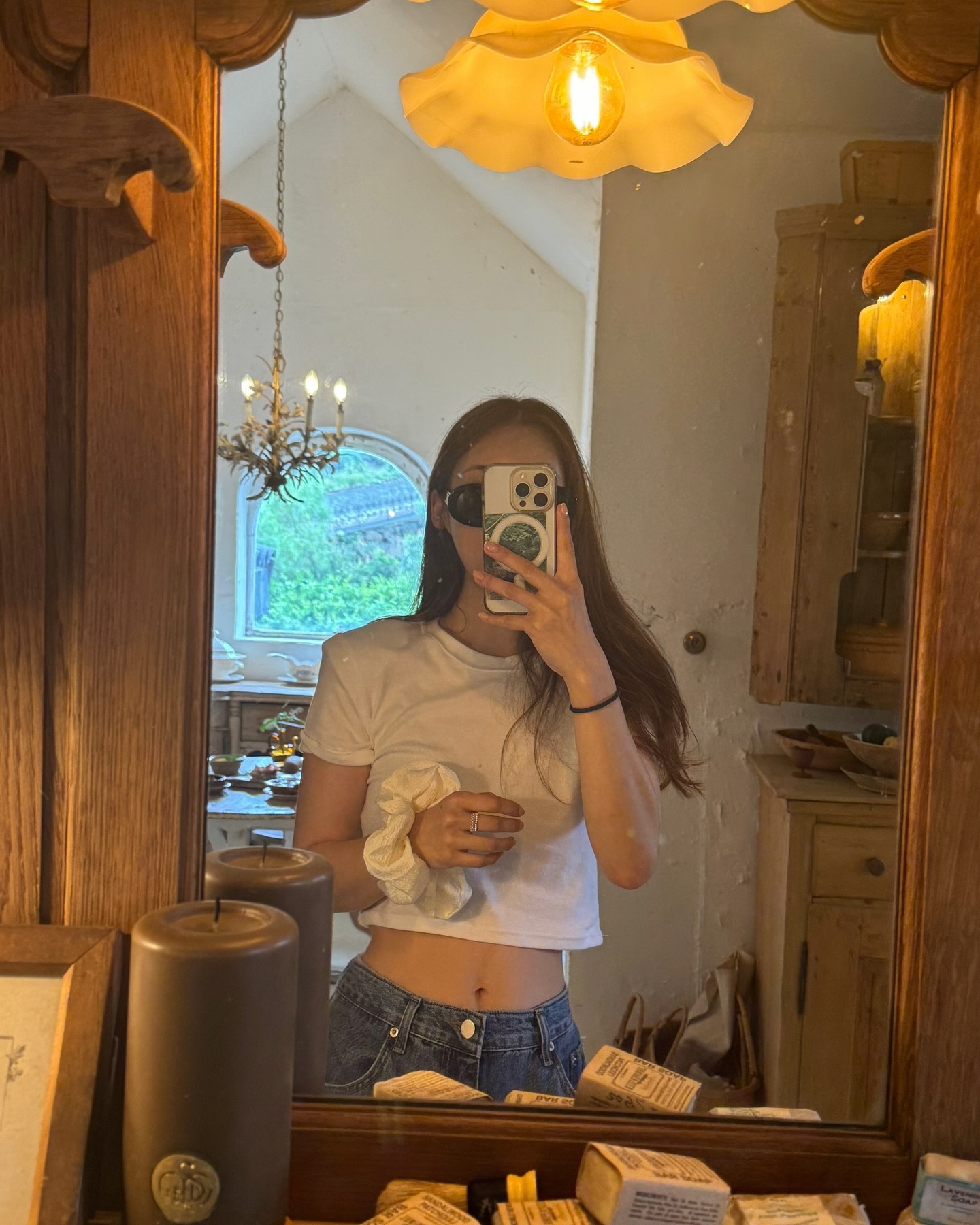 🕶️🥀🕊️