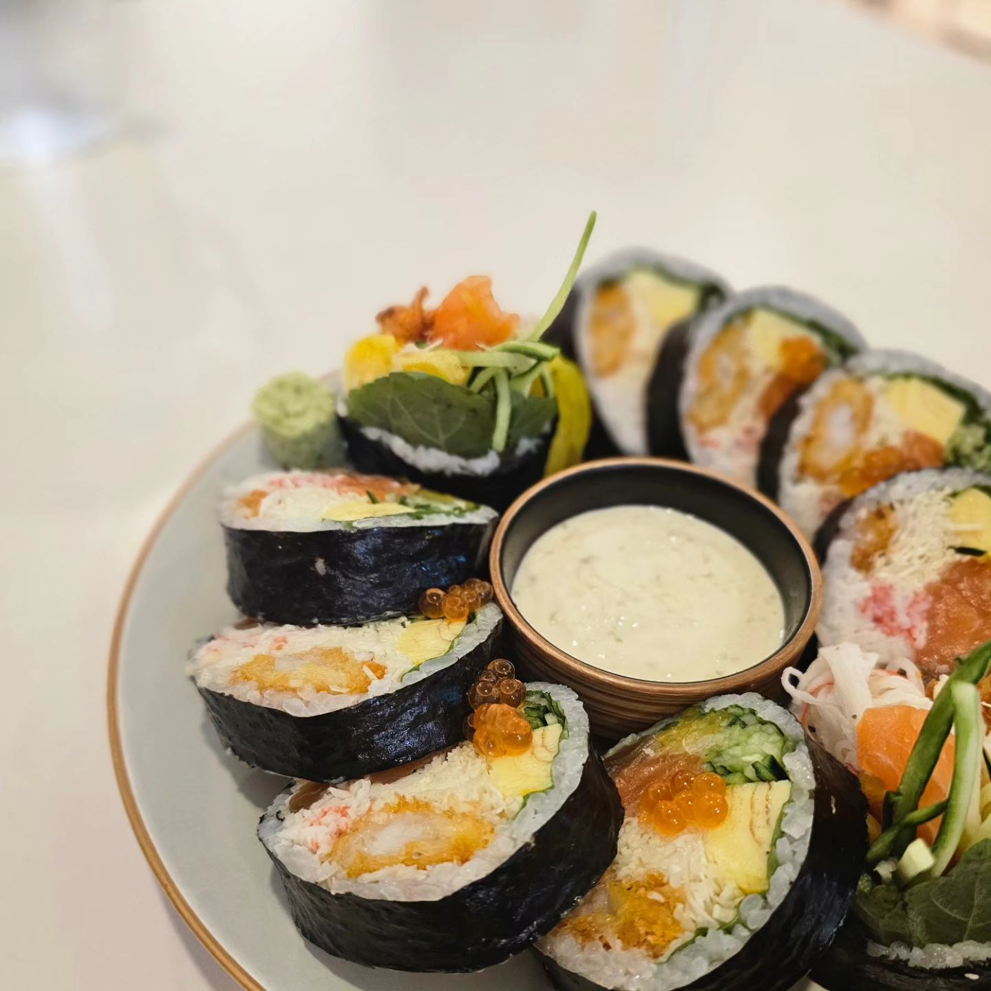 .
📍울산 북구 맛집 '히토쿠치잇파이'
.
히토쿠치잇파이 재방문🤍
.
"한입가득" 이라는 귀여운 이름답게-
내가 이 곳 시그니처 메뉴라고 생각하는
후토마키는 내 주먹 크기에다가 너무나 맛있다🫢
.
또 들기름갓소바 제일 맛있다!
두 메뉴 너무나 강추
.
🪅오늘의 메뉴
후토마키(굵은김초밥) / 야끼소바 /탄탄멘
.
aaa_mouthfull