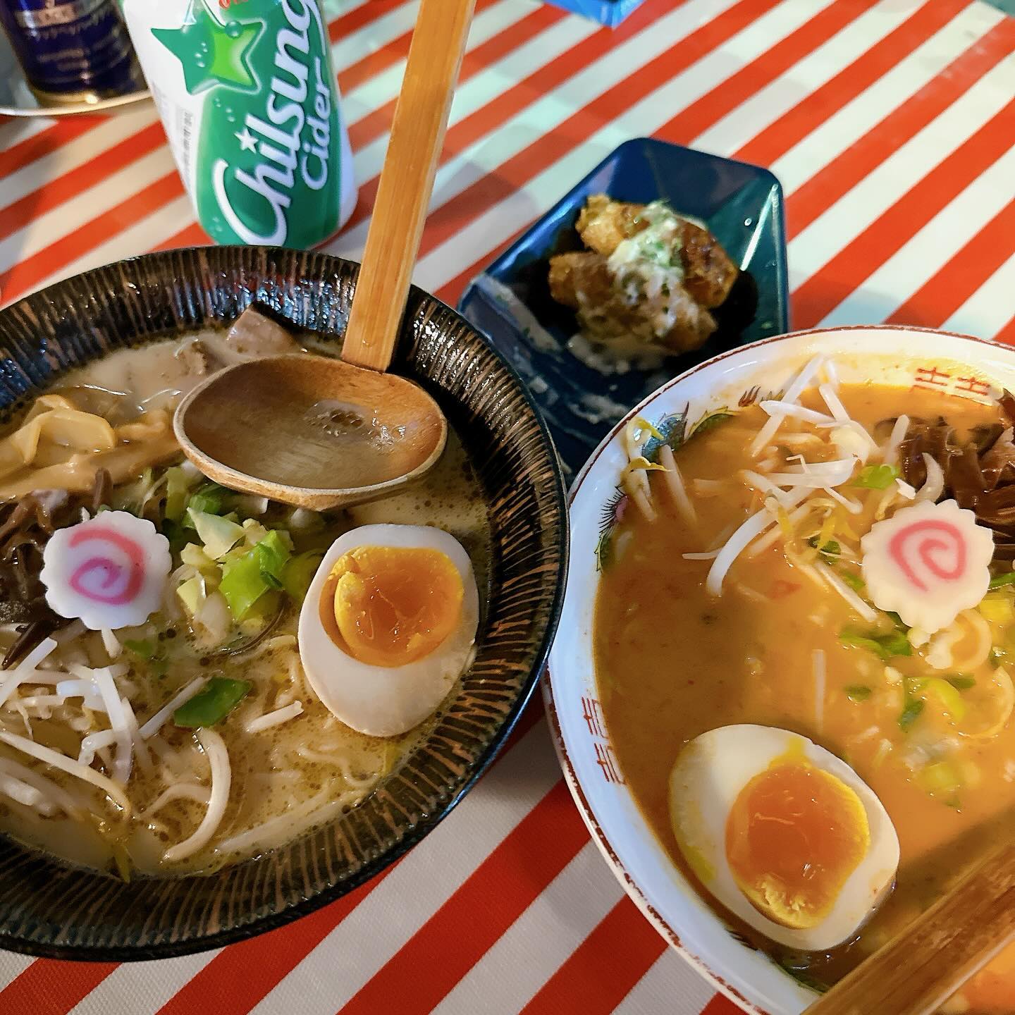 (맛집 강추) 부산 일본식포장마차 라멘

네이버지도에도 나오지 않는 숨겨진 찐맛집 #오라이멘 

불향 활활나는 차슈와 반숙계란
꼬들꼬들한 버섯과 아삭아삭 숙주가 가득한 돈코츠라멘

맵기조절가능한 매운돈코츠라멘

겉바속촉 닭껍질교자

돈코츠라멘 9.0
매운돈코츠라멘 9.0
닭껍질교자 5.0

📍장소 : 부산 오라이멘
⠀ (부산 동구 부산진성공원로 23)
⏰ 운영시간 : 19:00 ~ 23:30
⠀ (1일 100그릇 한정판매)
📌매주 일요일 휴무

19시에 딱 오픈하기때문에
퇴근하자마자 달려~!