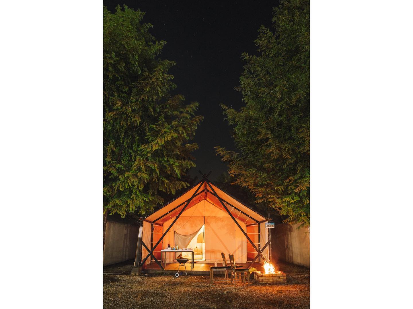 #광고
⠀
커플과 가족들을 위한 럭셔리 글램핑
#플로렌스글램핑 이랍니다. 
⠀
맑은 공기와 함께 아름다운 자연 경관을
볼 수 있고 모던하면서도 아늑한 글램핑장
텐트에서 멋진 하룻밤 어떠신가요?
⠀
넓고 쾌적한 환경으로 호텔식 침구는 기본!
바베큐 맛집, 포토존 맛집으로 최고랍니다!
특히 밤에는 불멍하기 얼마나 좋은지~

#가평여행 #가평글램핑 #가평럭셔리글램핑
#가평커플글램핑 #가평가족글램핑
#가평키즈글램핑 #가평여행할곳