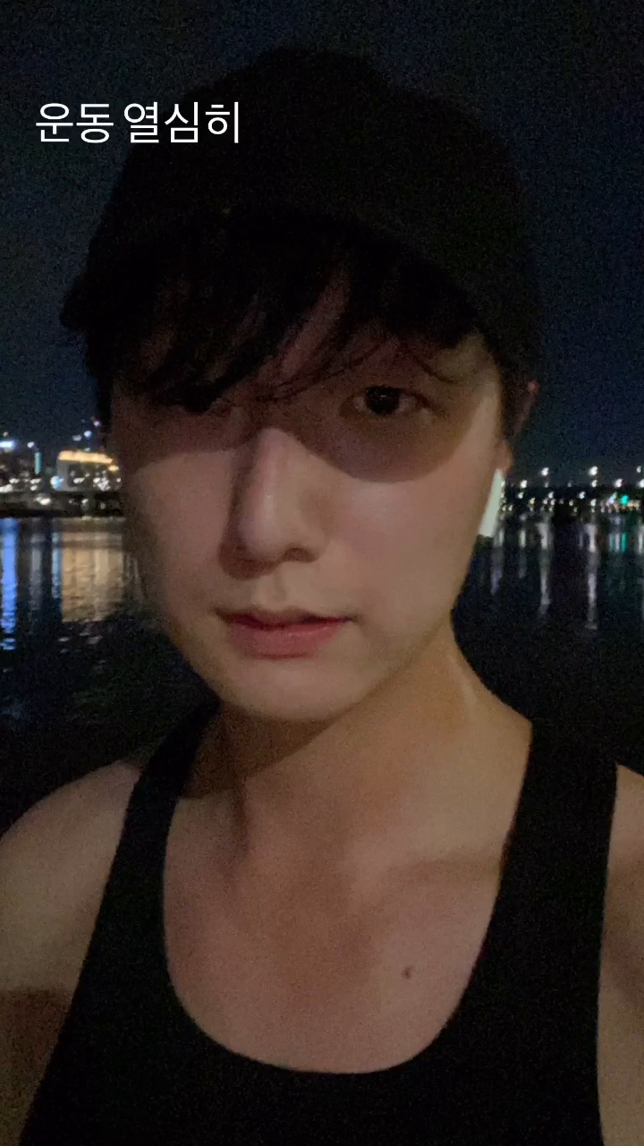오운완 열심히 뚠뚠
#운동 #운동하는남자 #일상 #조깅 #달리기 #러닝 #ootd