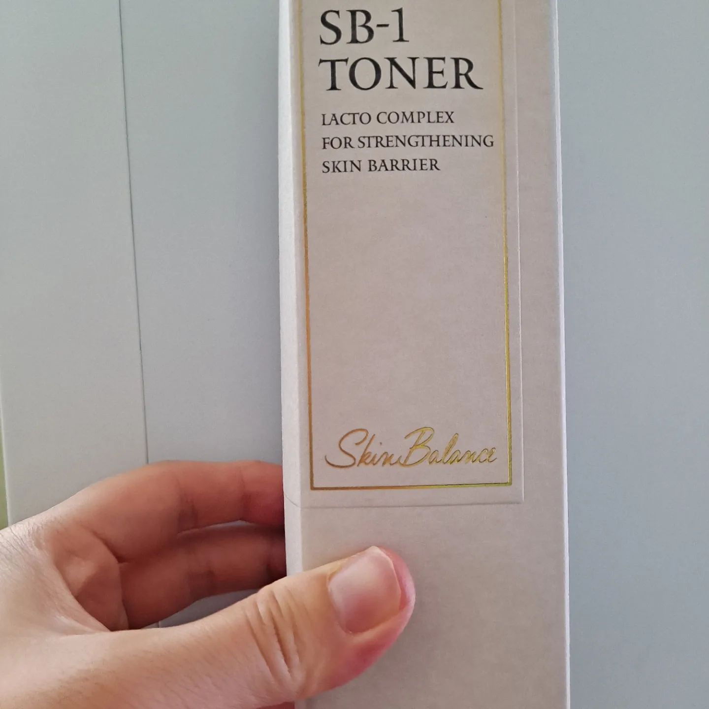 스킨락토

SB-1 토너 200ml 

skinlacto9lab

스킨락토9랩, 수분토너, 수부지토너 속건조해결

#스킨락토 #스킨락토9랩 #수분토너 #토너 #스킨 #스킨토너 #토너추천 #
속건조해결 #수부지토너 #미백주름개선 #미백토너 #피부보습

'업체로부터 제공받은 제품입니다'

미백/주름개선, 피부 비자극 테스트 완료한 제품으로 믿고 사용하실수있어요💕
유효성분을 가득 채웠으며, 속건조 해소에 도움을 주고, 피부결 개선에 도움이되요🫡
비자극 제품으로 민감한 피부에도 걱정 없이 사용 가능합니다
촉촉하고 부드러운 텍스처의 토너예요😘

뜨거운 자외선에 뒤집힌 피부결 정리에 탁월해요~☺️
속건조가 해결되는 토너로 가벼이 쫀쫀 촉촉해요~