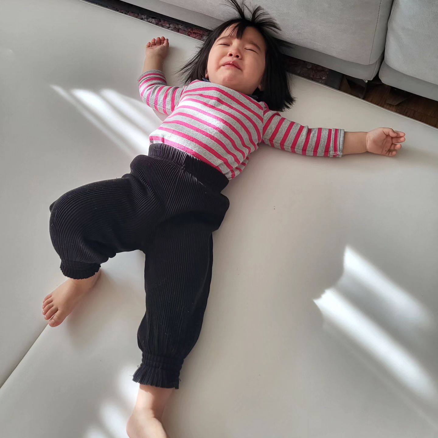 아 진쫘💢
💢아 진쫘
왜 다 못하게하는데 왜!!!😫😫😫

#16개월 #투정 #호랑이띠 #짜증나면 #벌러덩 #드러눕기 #딸스타그램 #설아스타그램 #아기스타그램 #선팔환영 #선팔하면맞팔 #맞팔환영 #육아스타그램 #육아일기 #아기일상 #일상 #데일리 #육아전쟁 #❤️‍🔥