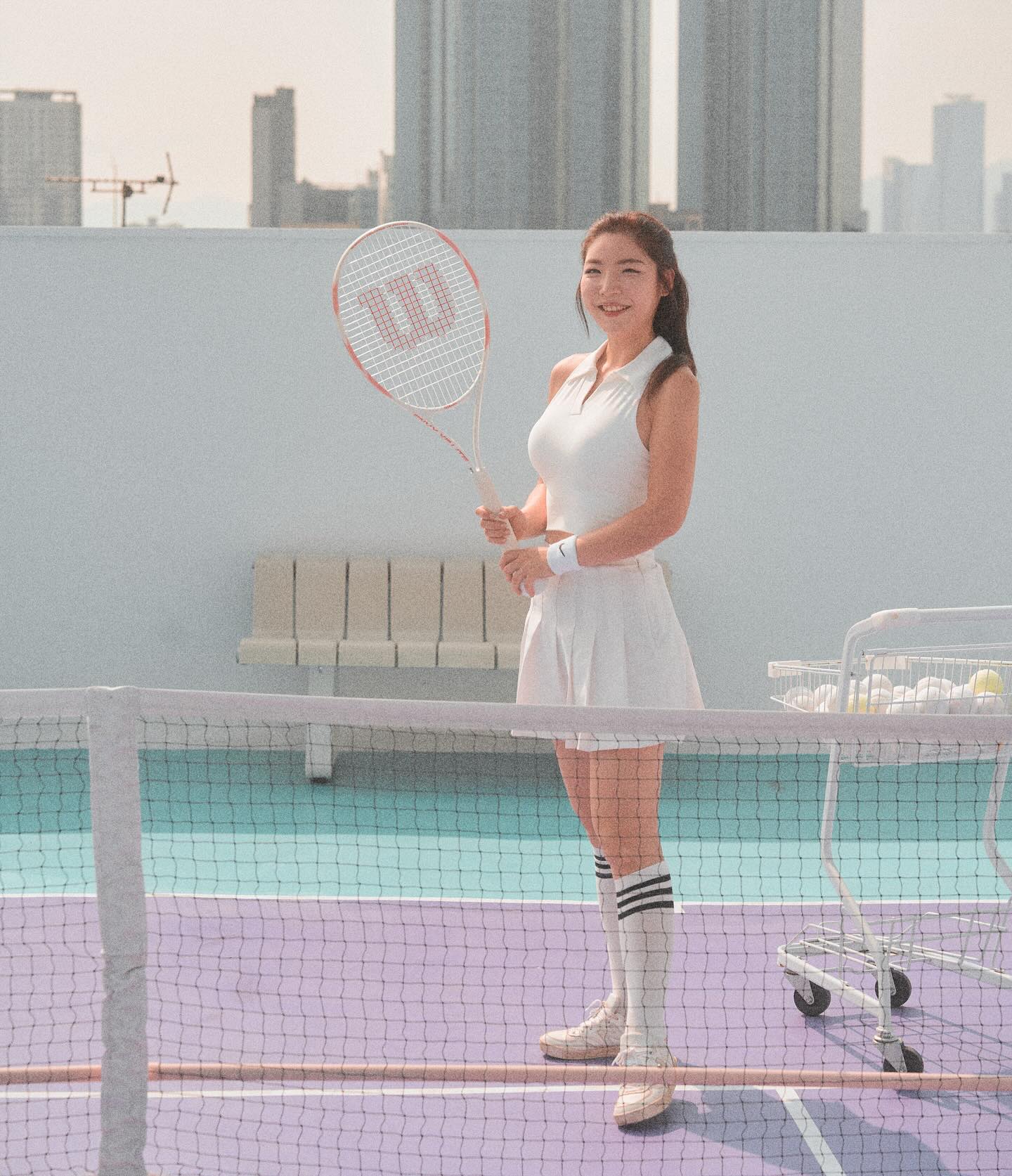 테니스🎾👟

작년에 열정 불태웠던 테니스!
일정상 올해 상반기는 패스지만, 꼭 다시 할꼬에요🥺
하고 싶은 건 많은데 시간이 부족한게 아쉬울따름✨

📸 milo_graphy