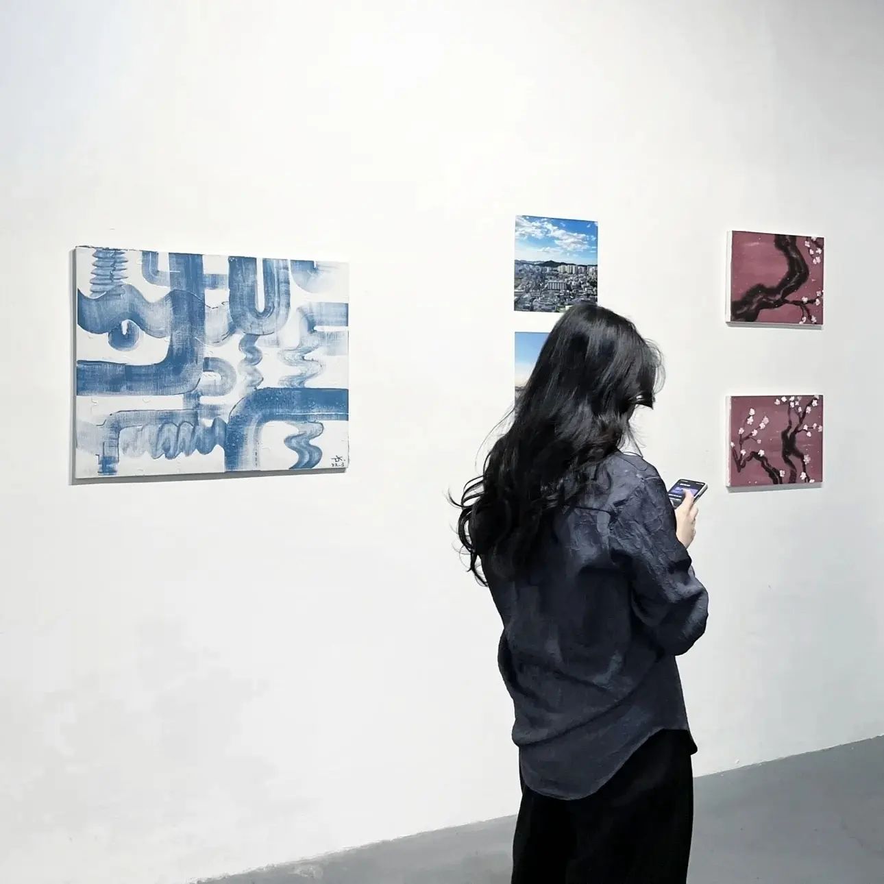 춘수만사택.
.
직접 기획한 전시는 처음이라 의미도 크고 뿌듯함도 컸지만 부족한 점이 많아 아쉬움이 많이 남아요. 참여해주신 분들, 보러 와주신 분들, 응원해주신 분들 모두 너무 감사드립니다. ♡