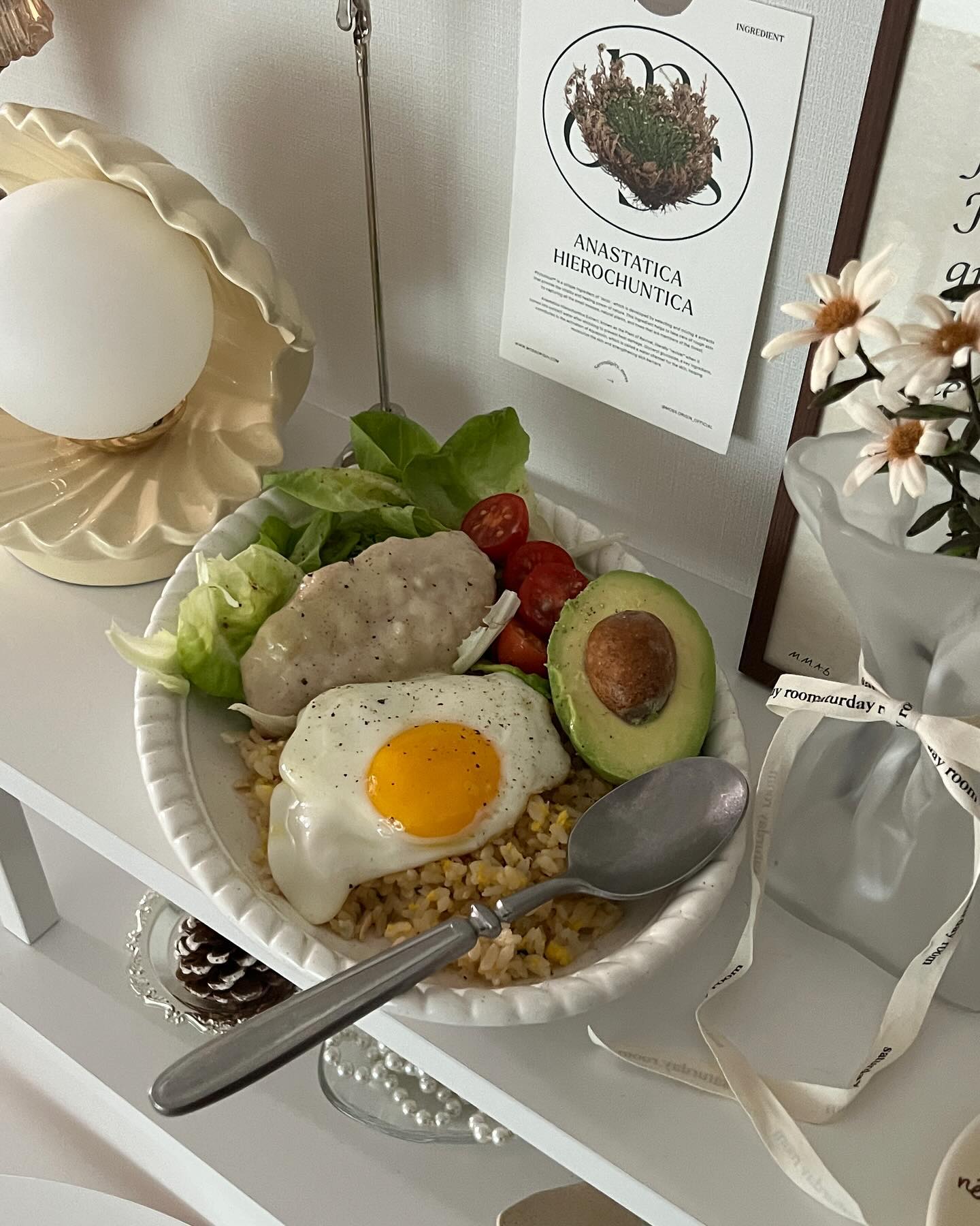 상품협찬 

오늘은 허닭 소스 통 닭가슴살 와사비마요맛과
함께 한 식단입니다.
볶음밥과 계란후라이, 샐러드채소와 방울토마토,
아보카도에 소금과 후추 찹찹 뿌려서 먹었더니
든든하고 맛있는 한 끼 식사가 되었네요 :D
소스 통 닭가슴살 와사비마요맛 부드럽고 촉촉하면서
소스가 맛있어서 아주 좋았어요🤞

heodak #허닭 #닭가슴살 #닭가슴살추천 #맛있는닭가슴살 #닭가슴살스테이크 #닭스테이크 #허닭닭가슴살 #직장인식단 #식단추천 #다이어터
