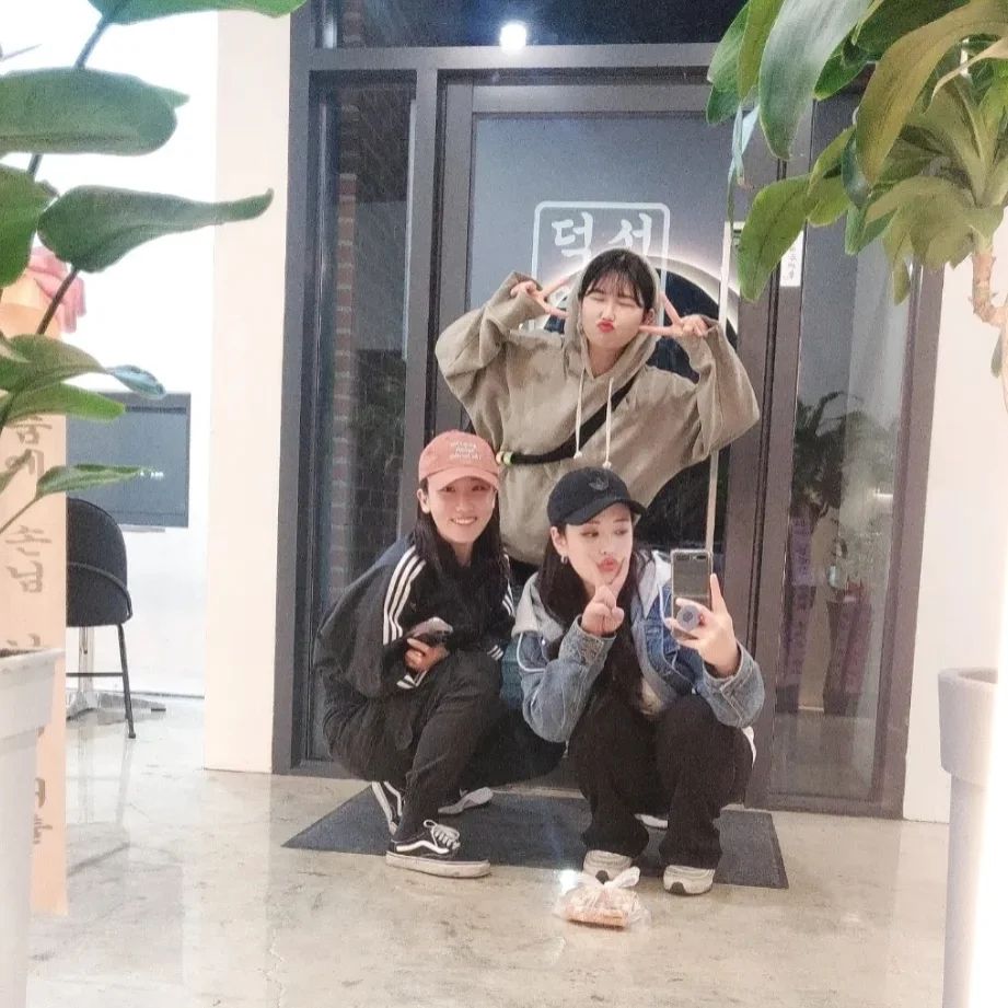 언니들한테 재롱떨고 스트레스 풀기 클리어
노래방 필요없음😝