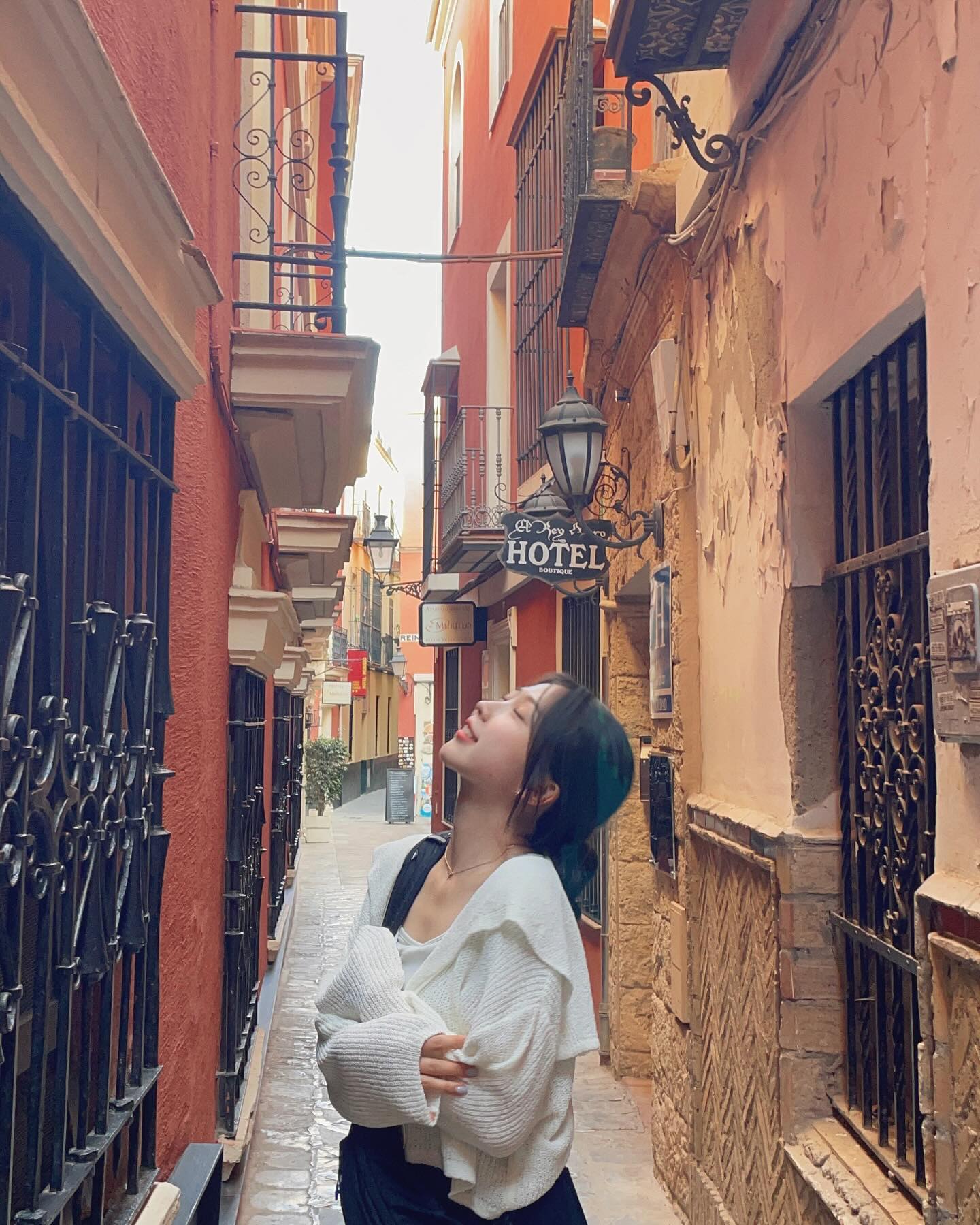 포르투갈 식 에그타르트를 nata라고 한다 했나? 스페인 광장 갔다가 에그타르트랑 레몬에이드 먹으러 갔었지이 레몬에이드가 되게 맛있었던 것 같은데🍋🍸