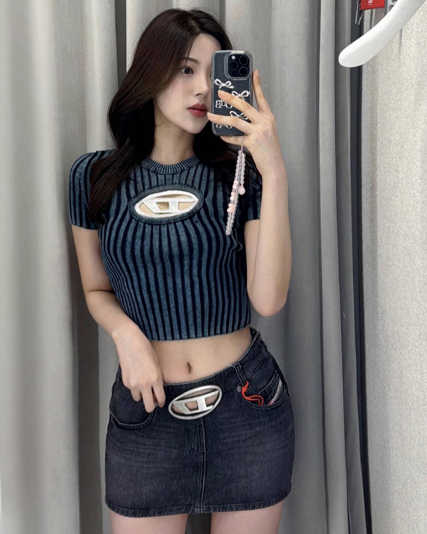 얼음 중독자의 여름의 맛🧊🫧
.
.
.
.
.
.
.
.
#올망플랜트 #올망 #모카브라운염색 #애쉬브라운 #헤어모델 #협찬 #광고문의 #광고모델 #뷰티모델 #데일리메이크업 #데일리코디 #한남동 #한남동카페 #한남동맛집 #나들이 #셀피 #여름코디 #여름준비 #쿨톤 #메이크업문의 #청담 #한남 #신사 #신사동맛집 #맞팔 #선팔 #좋아요 #디엠