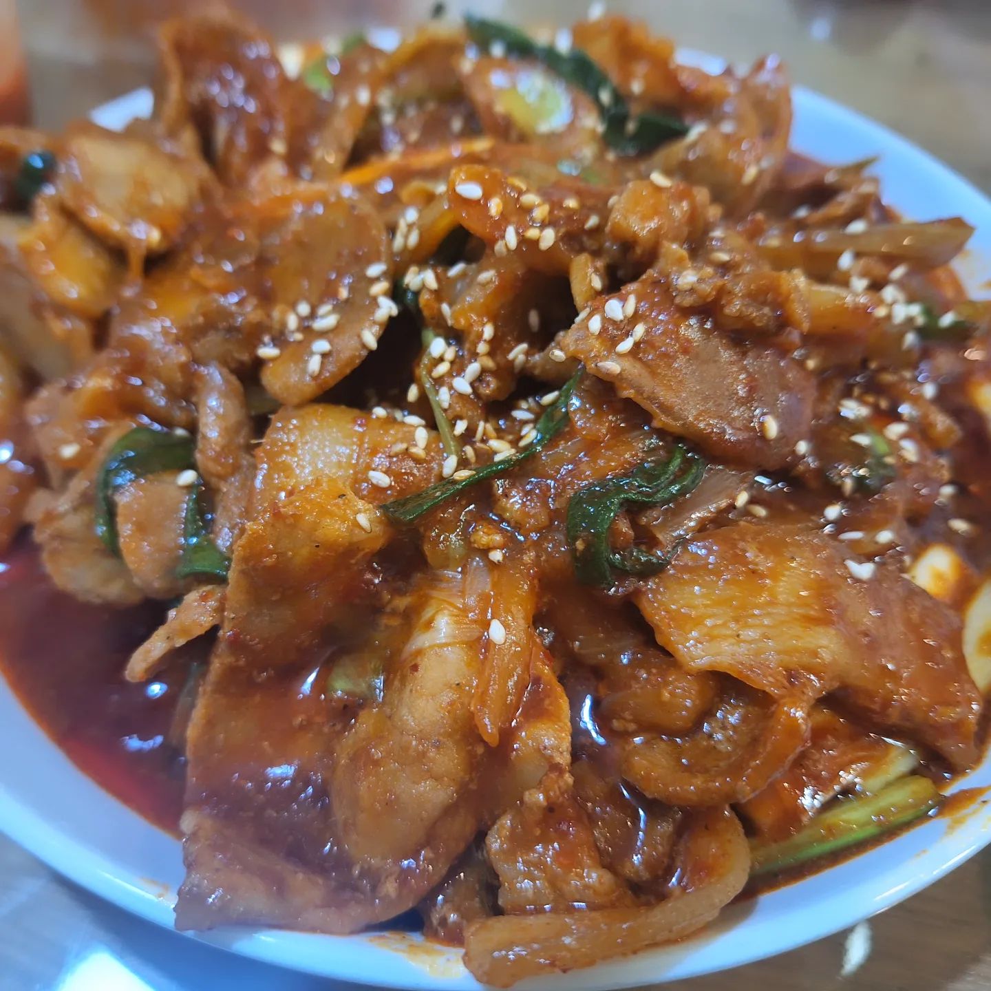 올해는 야채를 잘먹어야지 싶어서
쌈채소 먹기위해 #제육볶음 
야채먹기위한거 맞음 🤣
밥은 반공기먹고
고기는 쌈싸서 먹었으니 🤣
가볍게 저녁먹어야하는데
오늘도 과식이군 
정신차리잣!! 새해닷!!

#좋아요 #일상 #소통 #댓글  #데일리 #팔로우