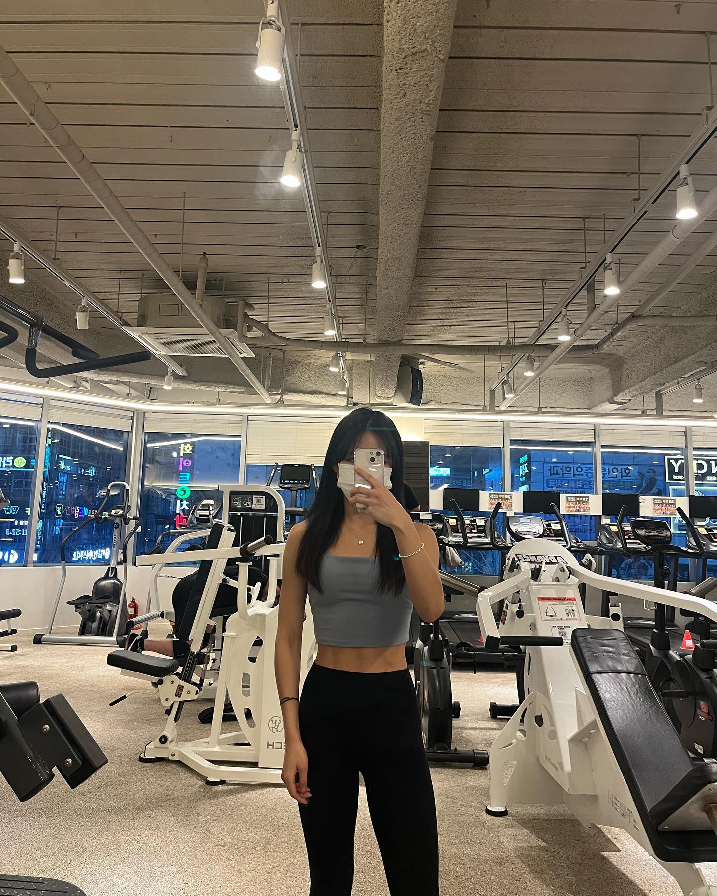 이제 헬스장 안오면 어색하다 ,, 
바디프로필 D-52 ✌️
.
.
.
#오운완 #ㅇㅇㅇ #바디프로필 #바프준비 #운동기록 #운동맞팔 #바디체크