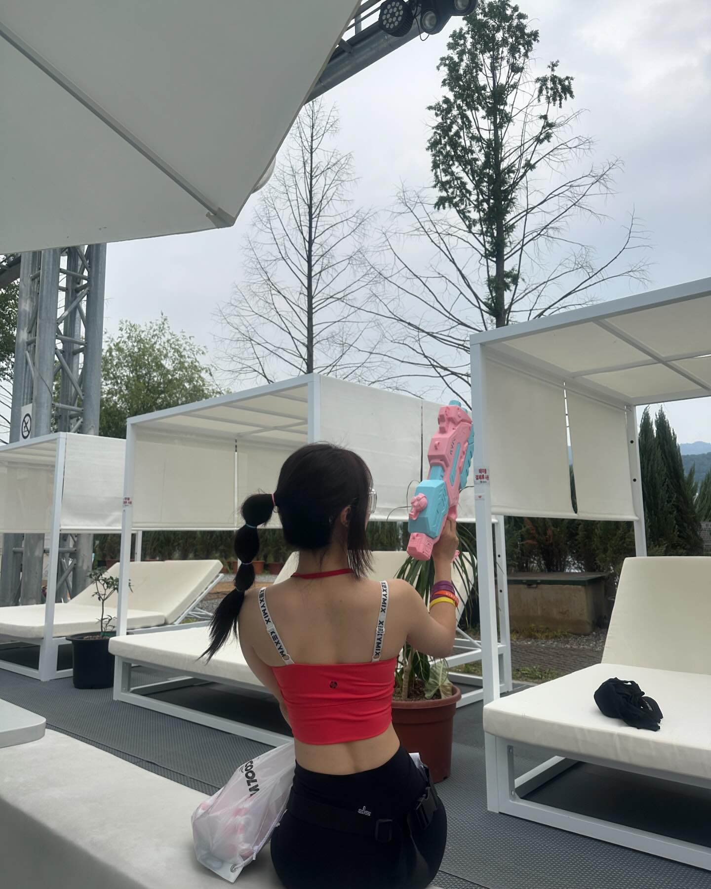 벌써 4번째 방문하는 가평 빠지, 캠프통아일랜드🩵

재미있는 놀이 기구도 많고, 시설도 깨끗하고 넓어서 좋았다😘

아름다운 청평호의 자연 속에서 즐기는 지상 최대 규모의 수상 레저 복합시설, 캠프통포레스트✨

📍전 세계 단 3대, 국내 단 1대 타노스 오직 캠프통에서만 가능
📍가평 최다 수상 놀이기구 무려 17종 보유(24년 신규 5종 추가)
📍럭셔리 실내/실외 수영장에서 인생샷 남길 수 있는 곳
📍연예인, 인플루언서도 방문한 유명한 곳
📍모든 시설에 안전요원 배치되어 있어 안전한 물놀이 가능한 곳

수상레저, 푸드코트, 카페, BBQ, 숙박을 한 곳에서 즐길 수 있다니~~🫢이번 여름에는 올인원 여름여행로 강력 추천입니닷❤️

#캠프통포레스트 #가평빠지 #가평빠지추천 #캠프통 #가평캠프통 #캠프통빠지 #가평빠지캠프통 #캠프통포토존 #캠프통수영장 #캠프통아일랜드 #가평가볼만한곳 #가평수상레저 #가평가족여행 #가평액티비티 #가평데이트 #가평데이트코스 #가평물놀이 #가평실내수영장 #가평수영장 #경기도가볼만한곳 #서울근교가볼만한곳 #청평빠지 #빠지추천