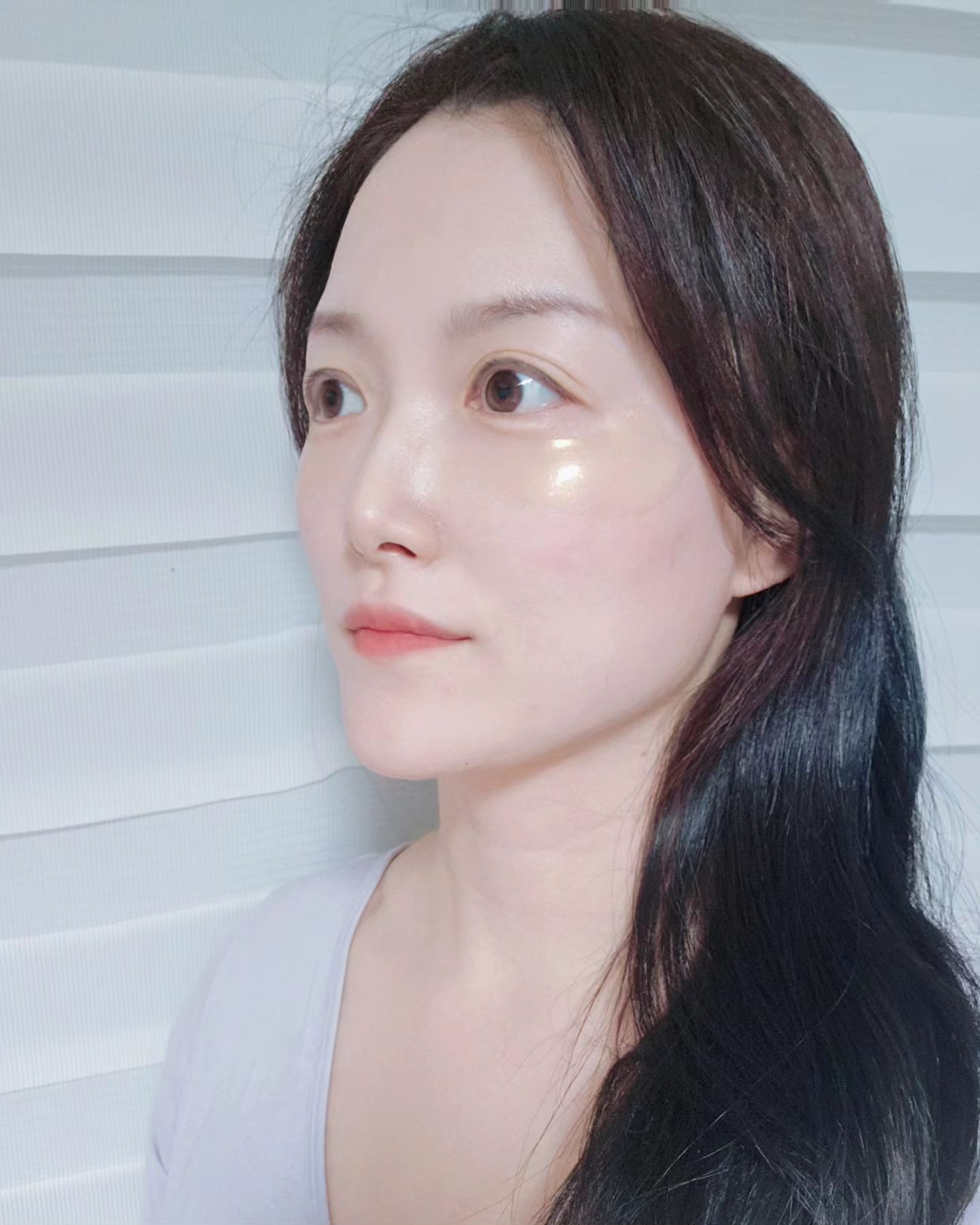 #협찬
30대 후반 아이엄마에겐
늘 고민인 피부😭

주름, 기미, 다크서클, 칙칙한피부,
처지는 피부...

하루 10분이면 간편하게 붙여서~

콜라겐 하나로 충전할 수 있는 #아이패치 💕 에요^^

패치한장으로 눈가 팔자주름 이마 미간등 원하는 부위를 집중 케어 할 수 있답니다.👍

실제로 3일정도 사용해 보니,
눈가 주름이 개선되면서 밝은 피부톤을 유지할 수 있었답니다.

여러분도 이번 기회에 골드콜라겐 하루 아이패치로 하루 10분 붙이는 콜라겐으로 간편하게 밀착케어로 눈가탄력을 되찾아 보세요^^

▶️ #Snp 베스트셀러 #골드콜라겐 퍼펙션 아이패치는 12월 #올영세일 할인중이랍니다.

#올리브영 #올리브영추천 #올리브영추천템 #올리브영세일 #올리브영아이패치 #아이패치추천 #주름관리 #기미잡티
#콜라겐아이패치 #탄력패치 #다크서클 #팔자주름
#콜라겐패치 #탄력케어  #탄력케어추천 #슬로에이징 #안티에이징 #올리브영패치 #골드콜라겐 #눈가주름 #눈밑주름 #주름패치
