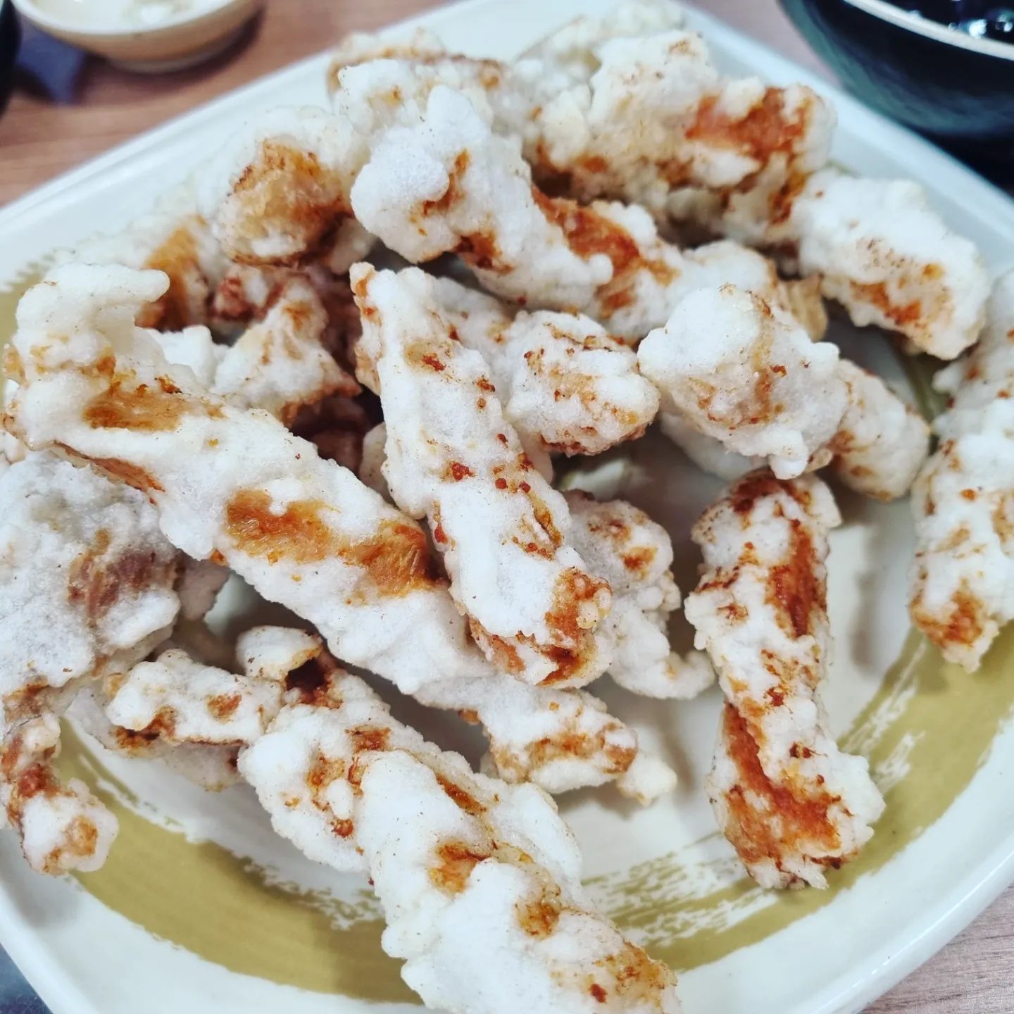#민차이
오랜만에중국요리♡
짜장면도맛있고~
탕수육도맛있고~
고추잡채도맛있고~
손님이많은이유가있었네👍👍
.
.
#염창맛집 #염창중국집 #염창역맛집 #염창역중국집 #목동맛집 #목동중국집 #염창민차이 #염창역민차이 #목동민차이 #고추잡채 #탕수육 #짜장면