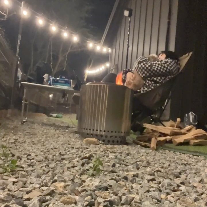 숨이 턱 하고 막혀버려서 급 떠나온 솔캠은 다시 내가 훌훌 털고 일어날 수 있는 원동력이 되어줬다
⠀
⠀
⠀
⠀
#캠핑최고 #애견캠핑 #시츄캠퍼 
#캠핑 #캠핑스타그램
