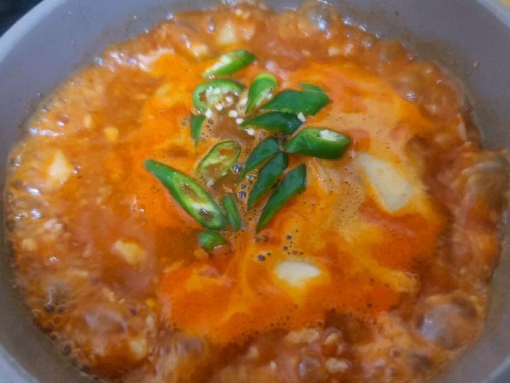 .
추울 땐 칼칼한 국물이지😁

간만에 요리해서
집 밥 먹었는데
역시 집 밥이 최고👍👍

요즘 날씨가 겨울인거 같아..
넘 추워😭

엊그제만 해도 잘 때
모기 땜에 트레스였는데
이젠 없다 하니까
춥..네...?😅😅😅
감기 조심하세요