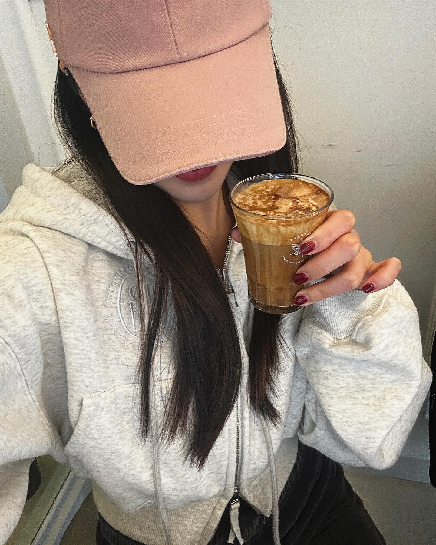 뒤죽박죽 2023년 마지막 먹부림과 2024년 첫 먹부림🤤💕
이거말고도 군것질 굉장히했는데 사진은 없고 모두 내뱃속에~~~^_^
낼부터 다시 #열운 할테댜🔥😎💪🏼
#파르테르 #푸냥이 #카페순이 #경주펜션 #공간춘 #먹방 #토마호크 #새우구이 #목살 #골뱅이무침 #보문카페 #포레소메 #브런치카페 #코지하우스 #폭립 #로제파스타 #맛스타그램