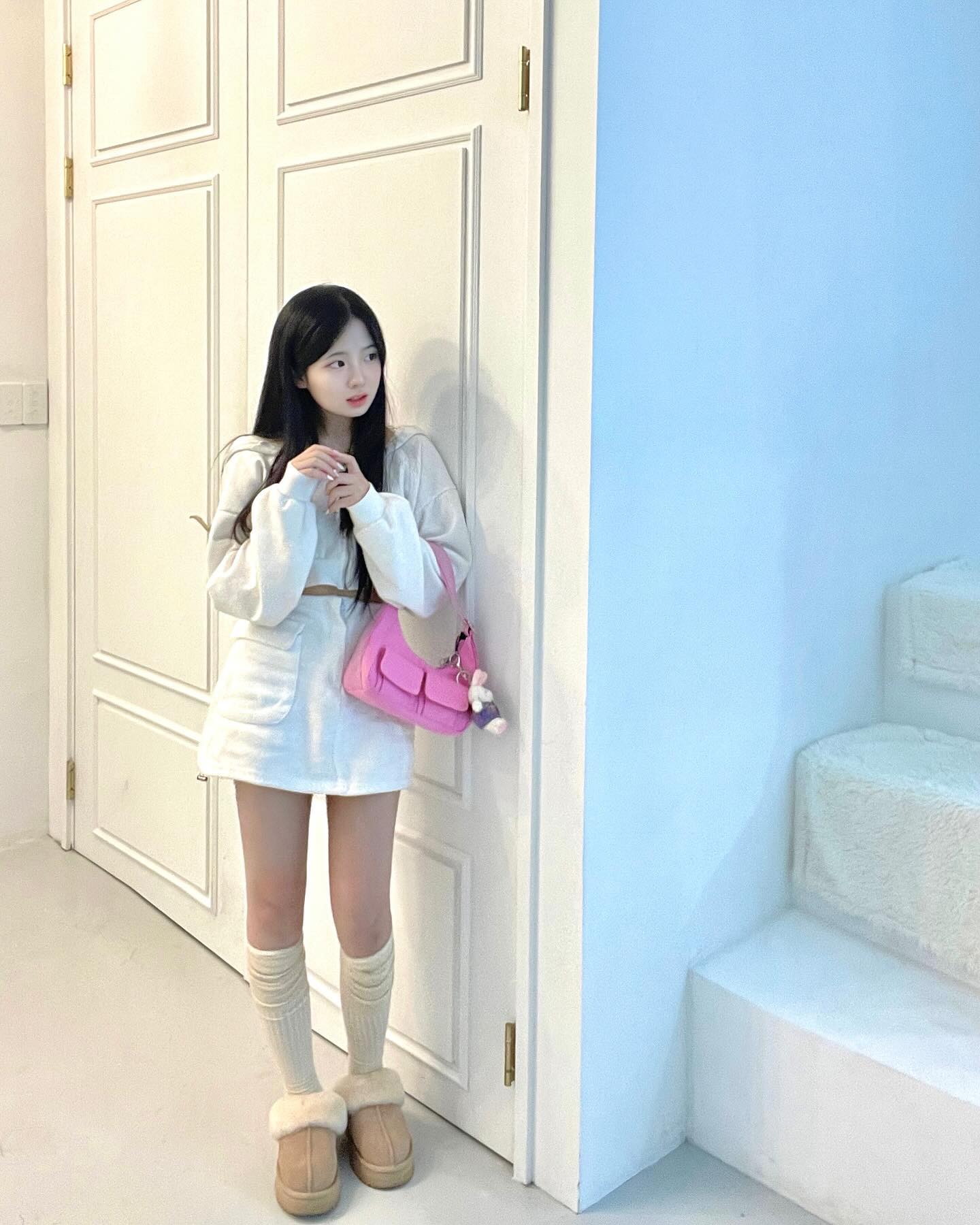 * ੈ ‧ ₊ ˚ * ੈ ‧ ₊

roidesrois.official 
가방 사러 드로아_로아드로아☃️💗

#로아드로아 #토트백 #토트백추천 #가방 #가방추천 #데일리백 #오오티디 #숄더백코디 #여자가방 #예쁜가방 #키링추천