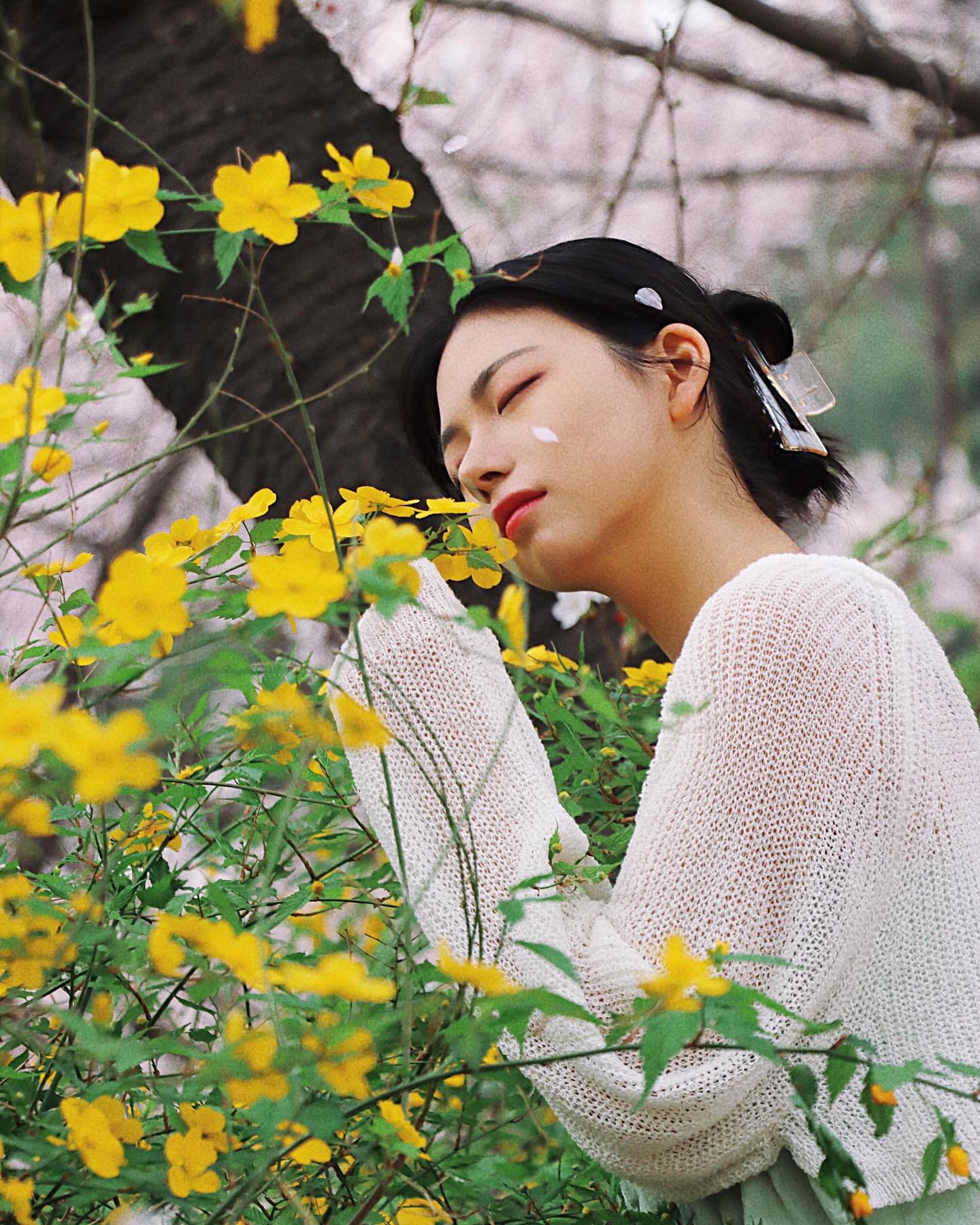 🌸🍃🌼

애틋함 가득 남기고 떠나가는 봄
-
볼을 스치며 떨어지는 벚꽃잎💕
저의 최애 사진입니당🙌🏻

모든 사진이 다~~좋아서
다~~올리고 싶어서 10장 꽉꽉 채워서 업로드ㅎㅎ