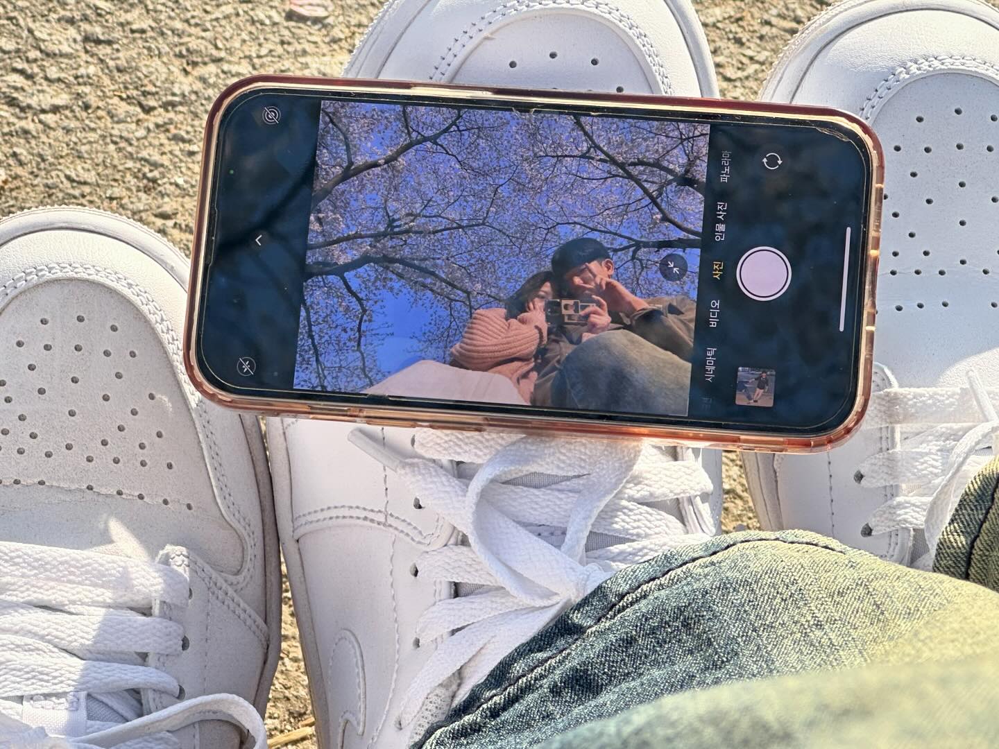 커플 조던 신고 벚꽃 나들이👟🩶