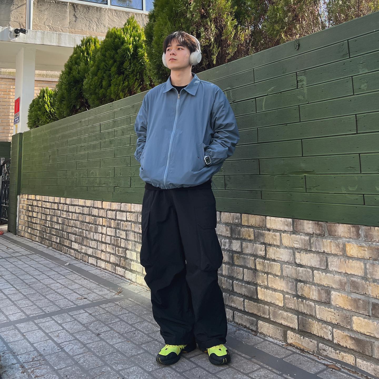 👟 선물에는 진심으로…

#남자데일리룩 #20대패션 #신발추천 #캐주얼룩 #옷입는사람들