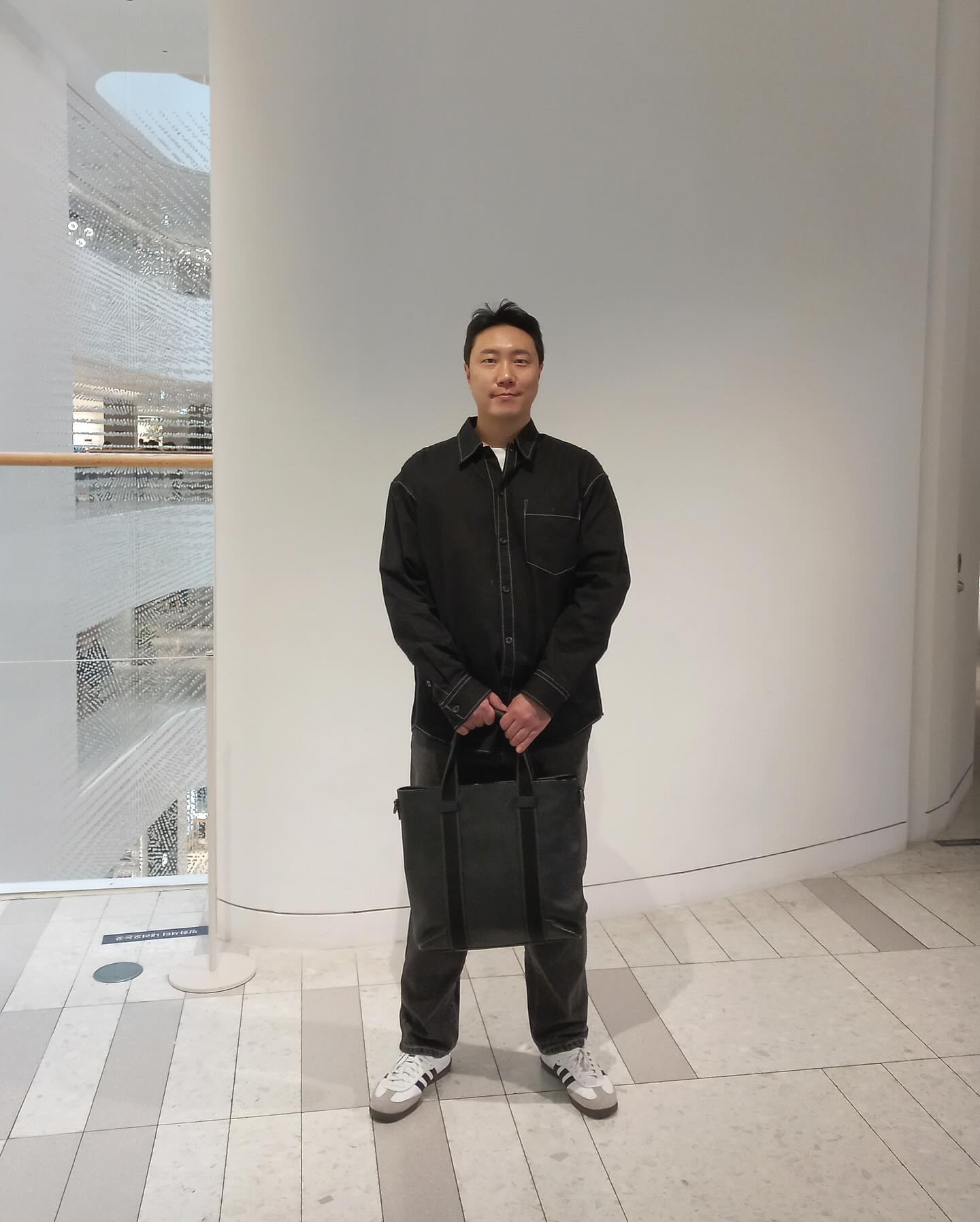 블랙톤은 덜 뚱뚱해보여서 좋지요 🙂

#주말룩