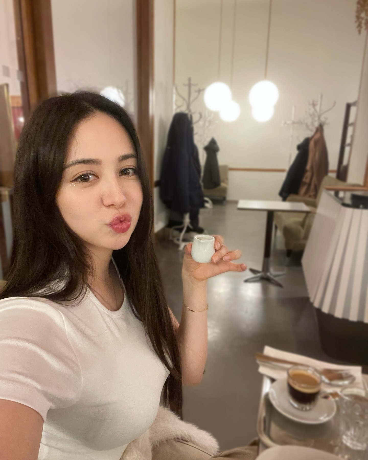 어릴적 자주 오던 카페 놀러옴 🤍 #prückel 
Came to my teenage hangout spot ☕️