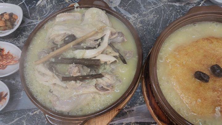 황금장수촌 닭백숙
몸 보신 든든하게^^*
백숙과 함께 반찬 맛집이다!!!

#오산백숙 #오산삼계탕 #오산오리백숙 #황금장수촌