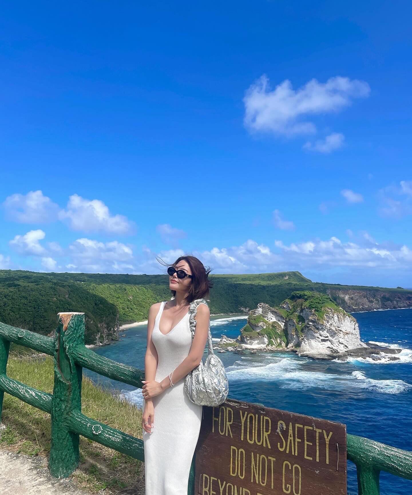 뜨거뜨거워☀️
2주가 지나서야 정리중인 여행사진
그리고 까맣게 타버린 내 피부