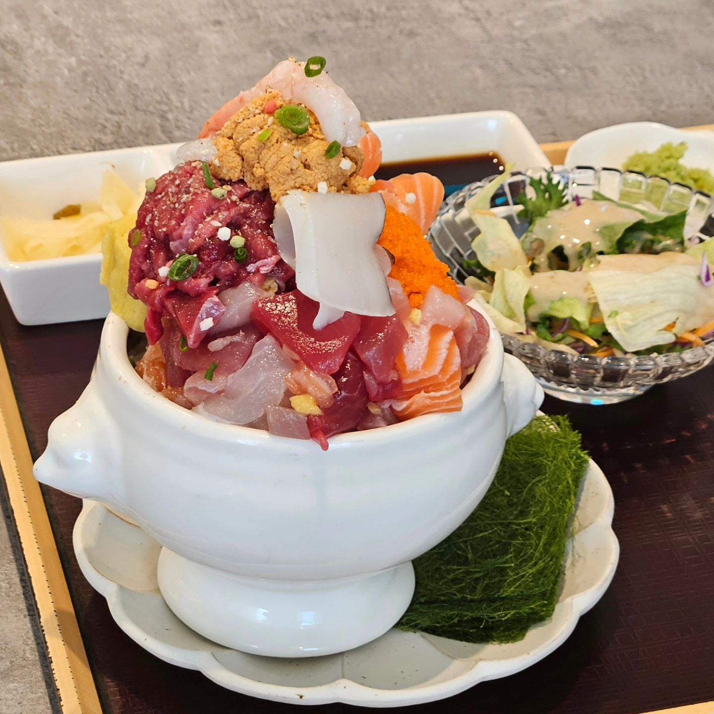 먹어는봤나 카미동🥣

진짜 느므느므 맛있었다
또가야짐😋

#스시도쿠카미동 #왕십리맛집 #스시도쿠카미동왕십리
#블로그후기제공