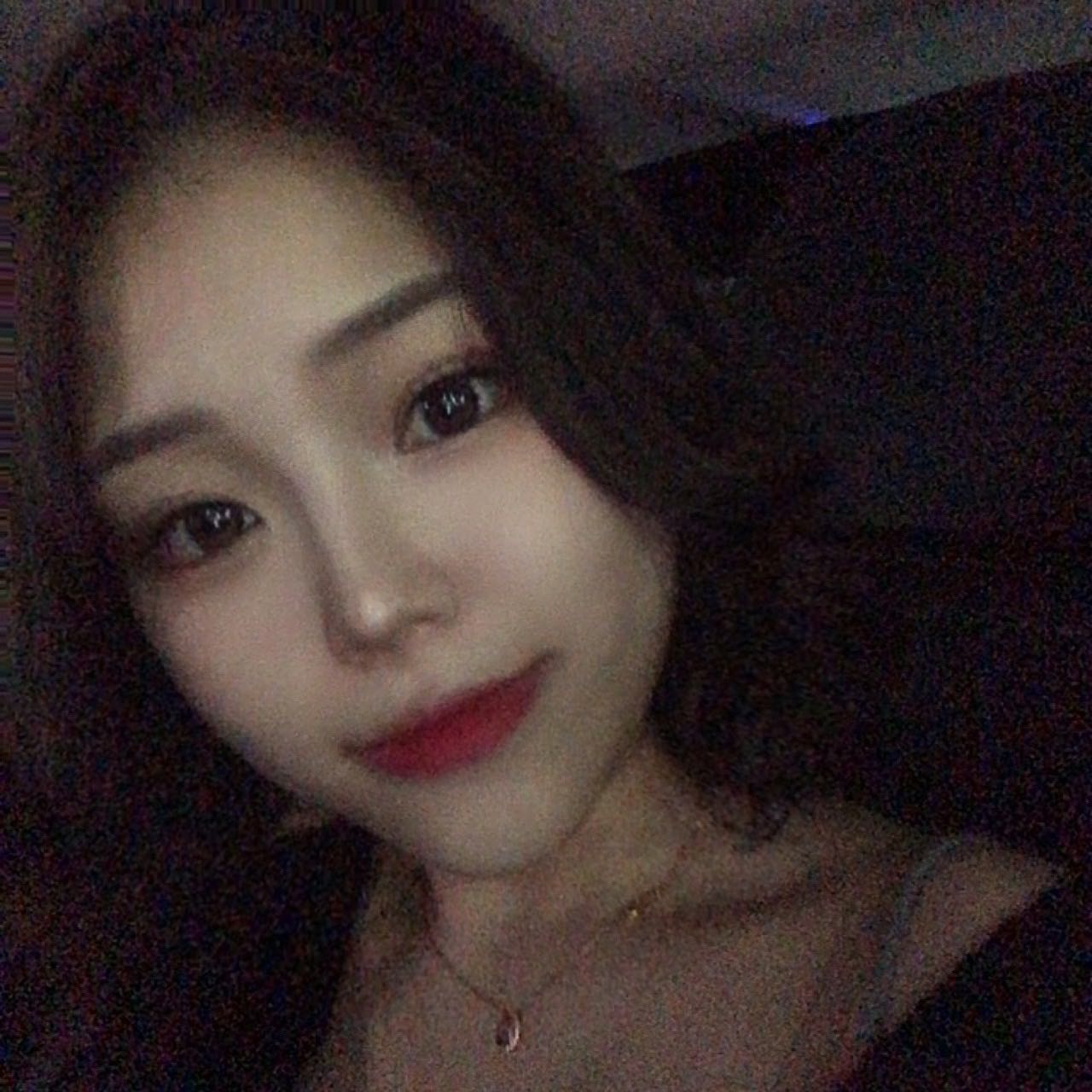 #협찬 
단발이 질릴때 이제  붙임머리 말고 클립스로 가볍게 긴머리하기〰️
.
.
.
#클립스 #클립스가발 #헤어스타일링 #여자가발추천 #여자가발 #패션가발