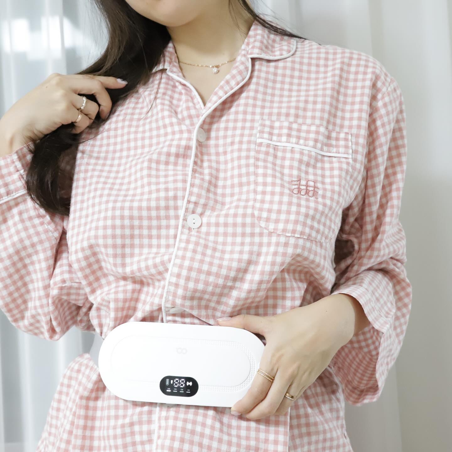 #광고 할미는 이거없음 못 살아요...👵🏻

매달 생리통 지글지글🔥
온열찜질기 하나 배에 툭 놔둬야 움직일 수 있다는거👵🏻

✔️깊은 곳까지 따듯한 열선 온열 방식
✔️고기능성 PI소개 발열필름
✔️무선으로 장소의 구애 없이 사용가능
✔️세밀한 3단계 온도 조절
✔️30초 초고속 발열로 기다림 없이 사용 가능
✔️4가지 진동 마사지 모드로 더 편안하고 효과적인 사용
✔️조절 가능한 벨트로 남녀노소 체형에 관계 없이 사용
✔️147g 초경량으로 간편사용

내 극호는 2단계+모드4번

배 찜질하다 돌려서 허리도 찜질 지져주면?
생리통 박살👊🏻💥

#오아 #온열찜질기 #배찜질기 #허리찜질기 
#복부온열기 #복부찜질기 #허리찜질팩 #오아허그워머
