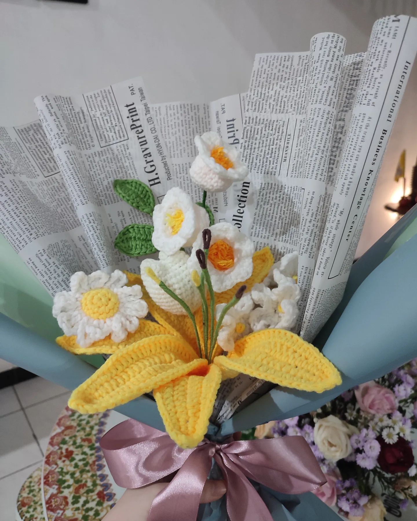 crochet flower bouquet (yellow edition) 🌼
customizable 💐

price : 250k
- daisy
- forget me not
- lily
- lily of the valley
- tulip
- leaves

dm to order 🌱