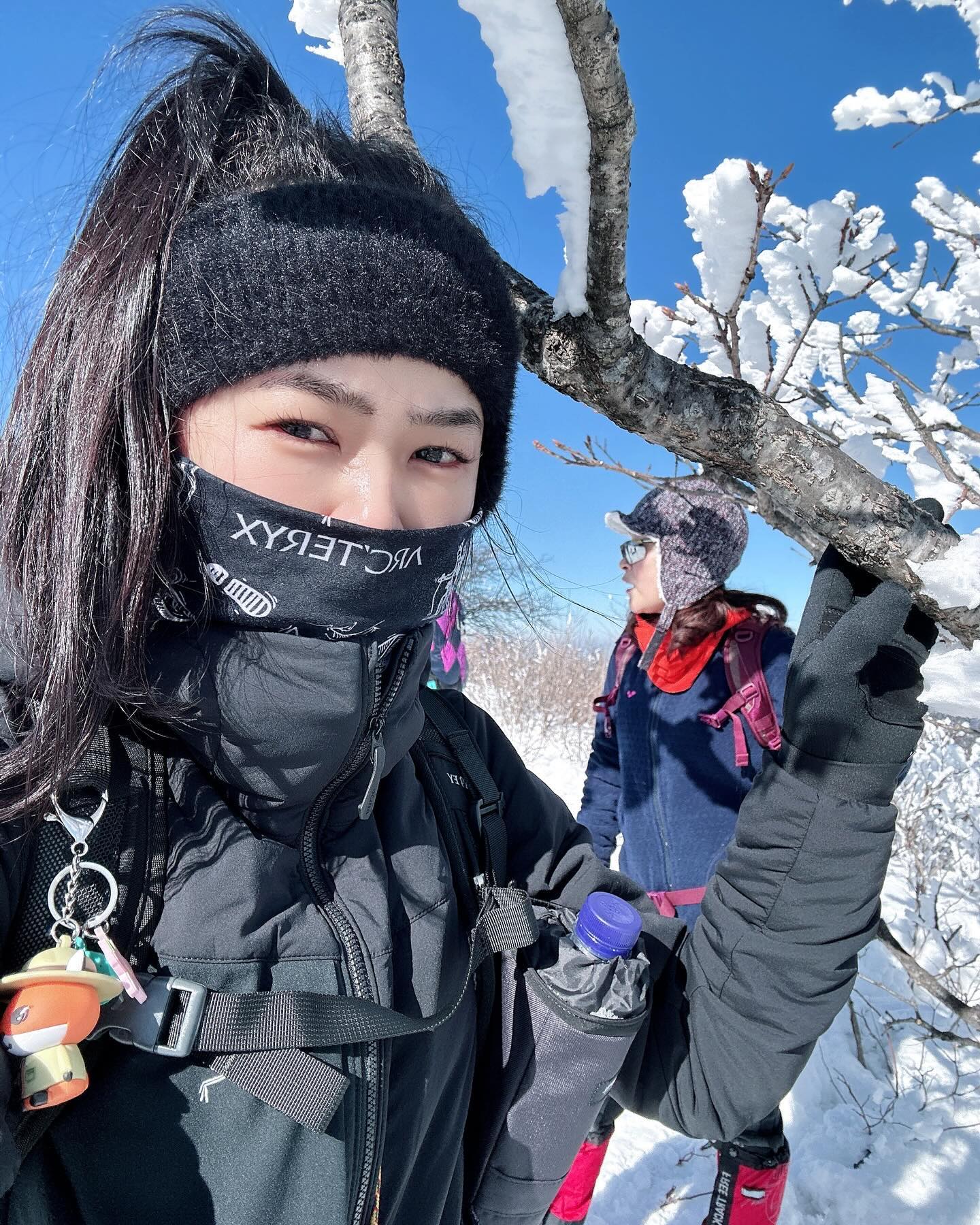 내남자친구인줄 알았지🤍
넥게이터도 안가져가서 수건으로 대신하고
선글은 부서져서 기미가 걱정됐던 날
240127. Sat