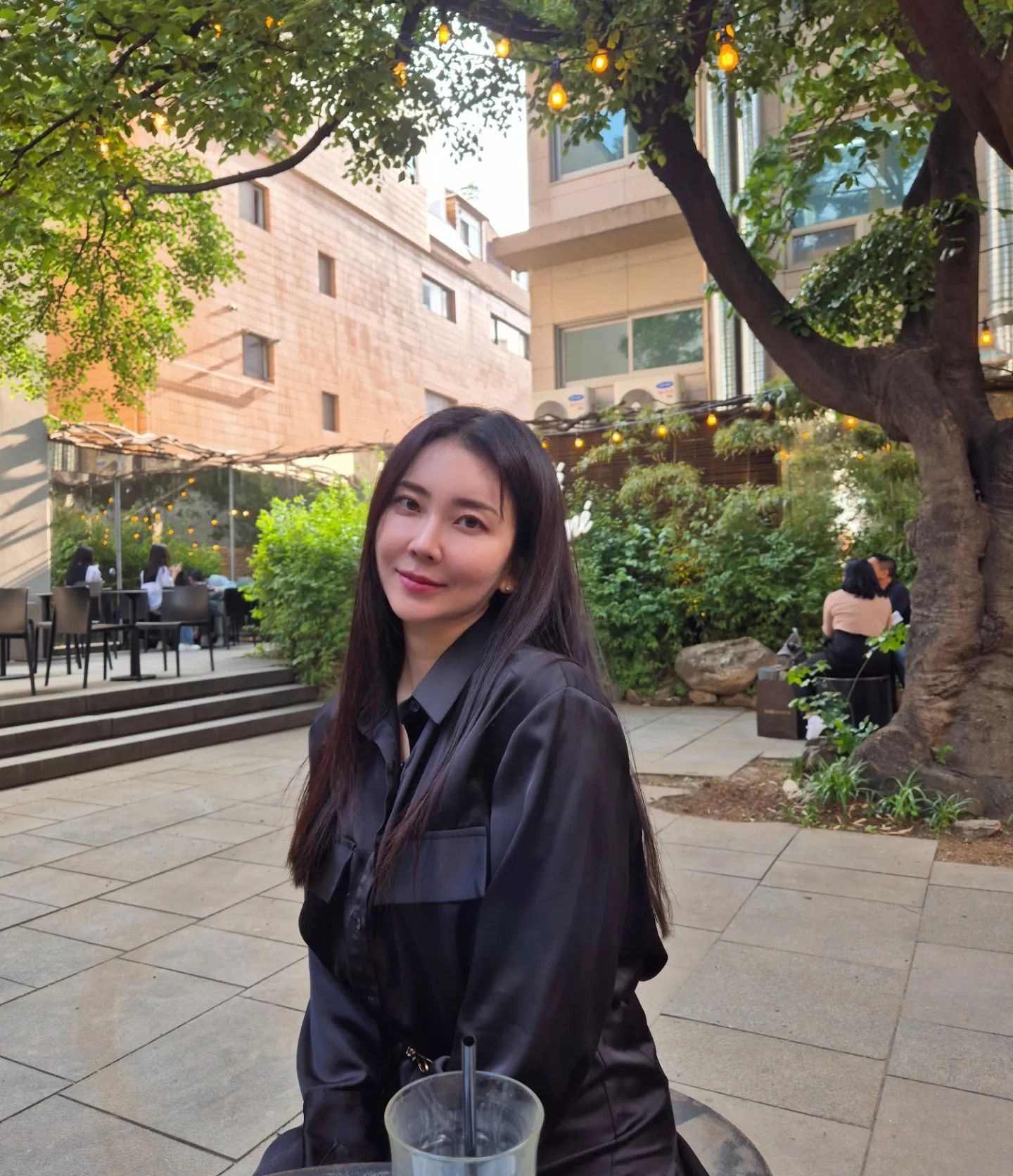벌써 금요일 하루만 더 힘내면 주말이예요 화이팅✨️

참고 프란체스카 아님
#하객룩 #가로수길 #메종키츠네카페