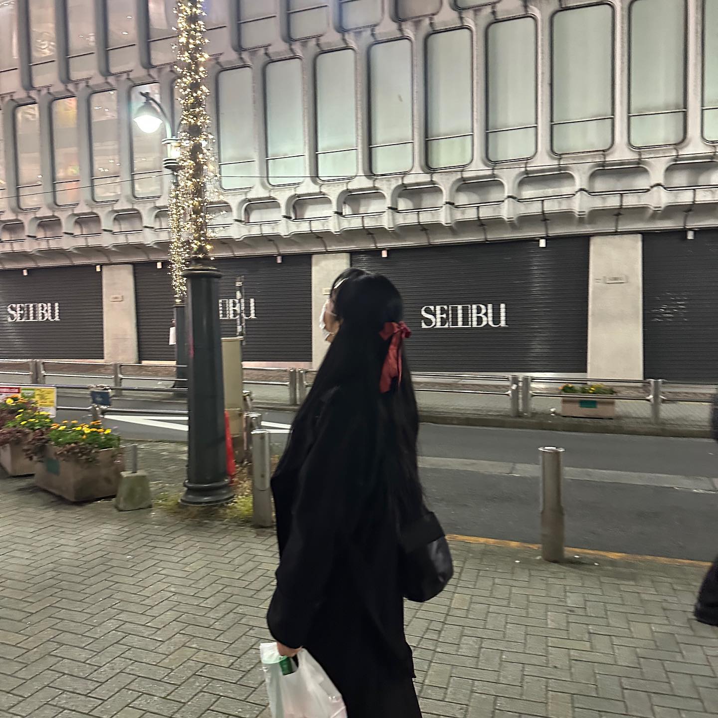 2022 다들 제 옆에 있어주셔서 감사해요 모두모두 고생했고 내년에는 더 행복한 한 해 보내길 바랄게요❤️‍🔥 제가 더 많은 사랑, 많은 응원 드릴테니 다들 행복만 하길,,❣️ 2023 화이팅!