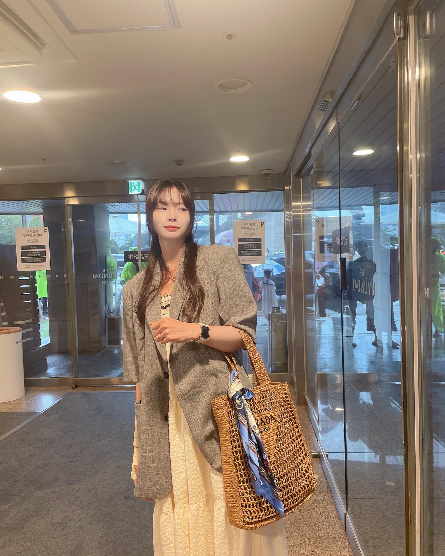 며느리의 무게...😂
시어머니가 만들어 선물주신 가방
...사실 내 스타일이라 너무 죠아❤️

#시어머니선물#뜨개가방#ootd#dailylook#대구
