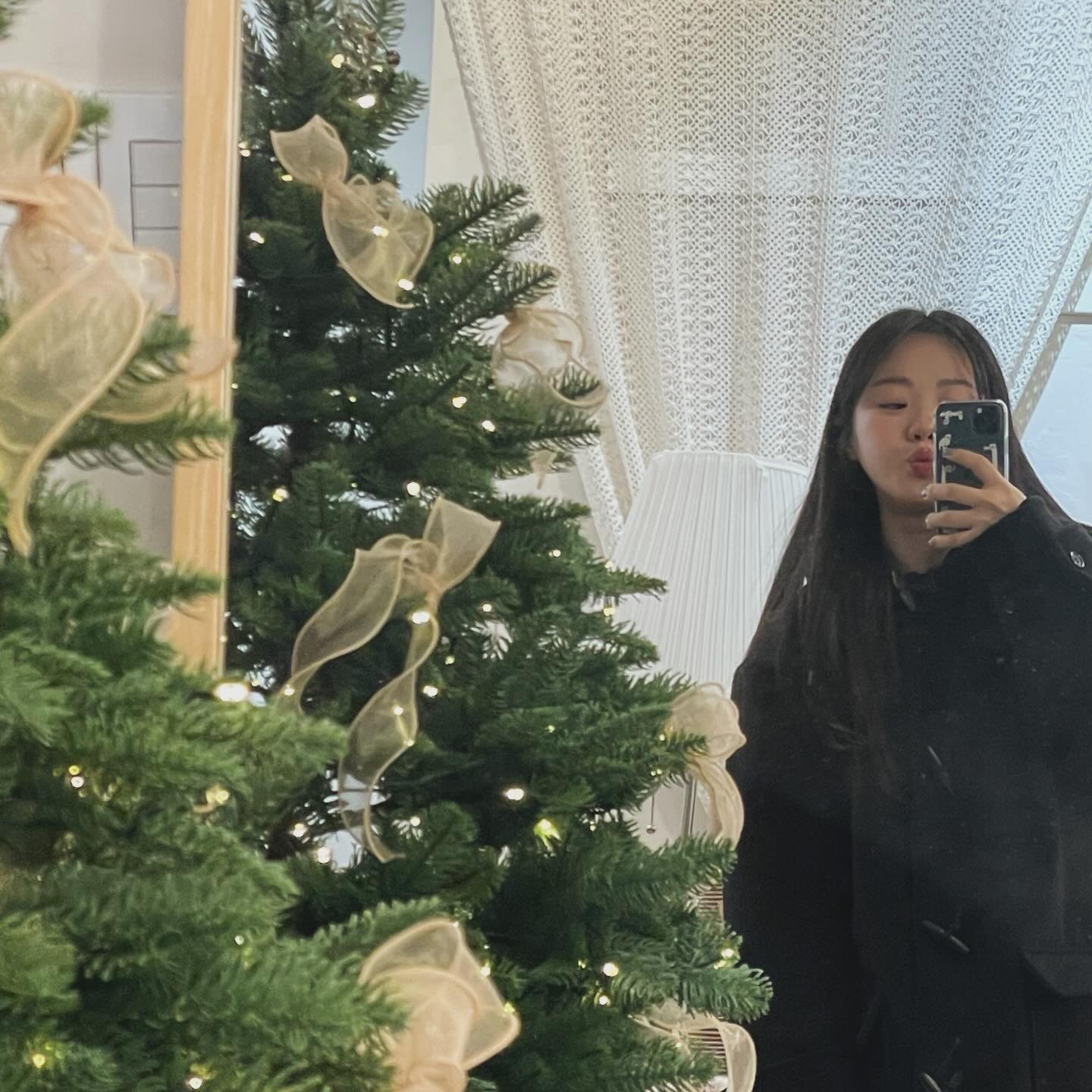 ᴇᴠᴇʀʏᴅᴀʏ ᴄʜʀɪsᴛᴍᴀs

트리 막바지인게 실감난다(´._.`)
트리는 없지만 매일이 예수님 생일처럼
