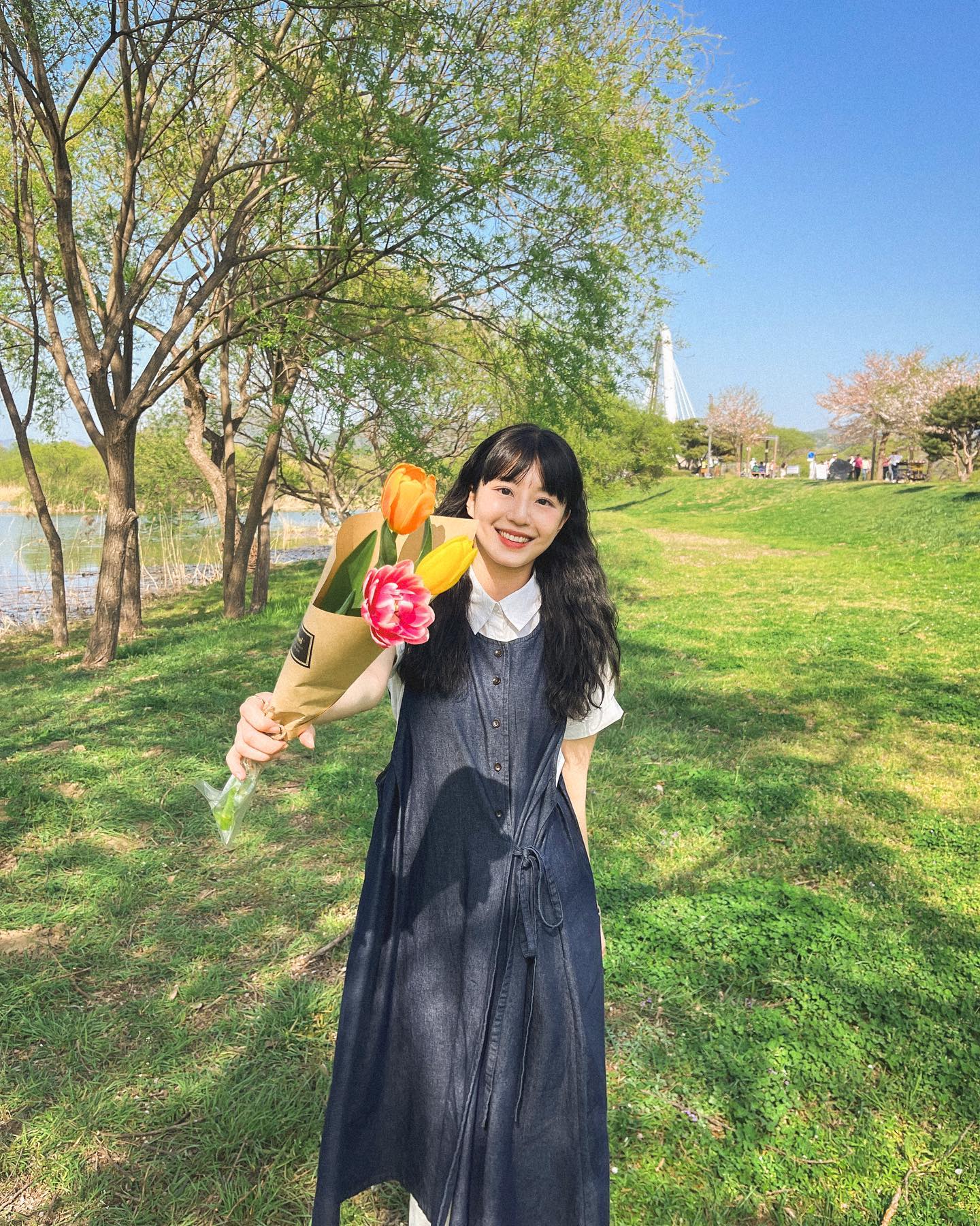 좋아하는 날씨와 피크닉, 집에 가져온 남은 봄🌱
곰방 더워지기 전에 호다닥 즐겨놔야해! 
.
.
.
#남양주 #봄피크닉 #튤립 #남양주데이트